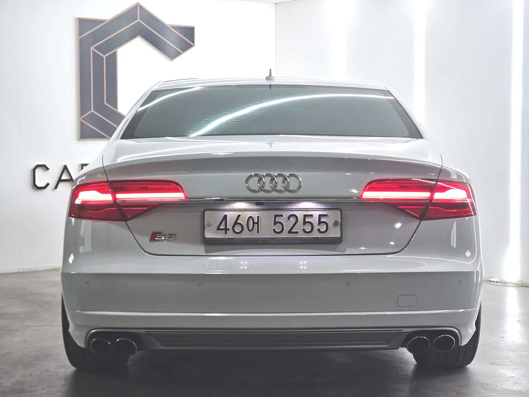 Audi S8