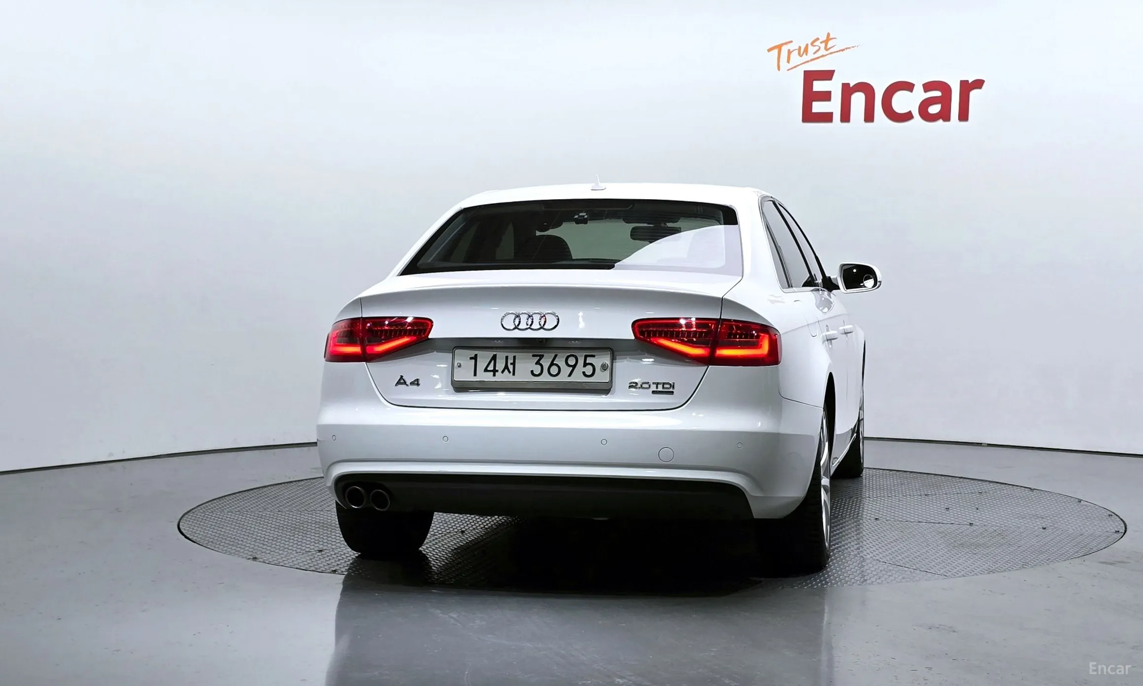 Audi New A4 превью 3