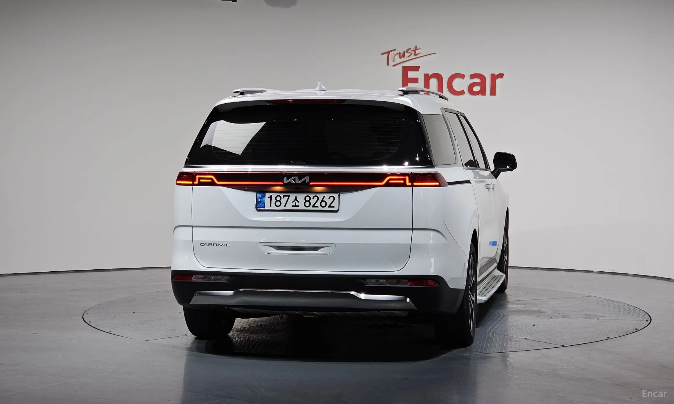 Kia Carnival Gen 4 превью 3