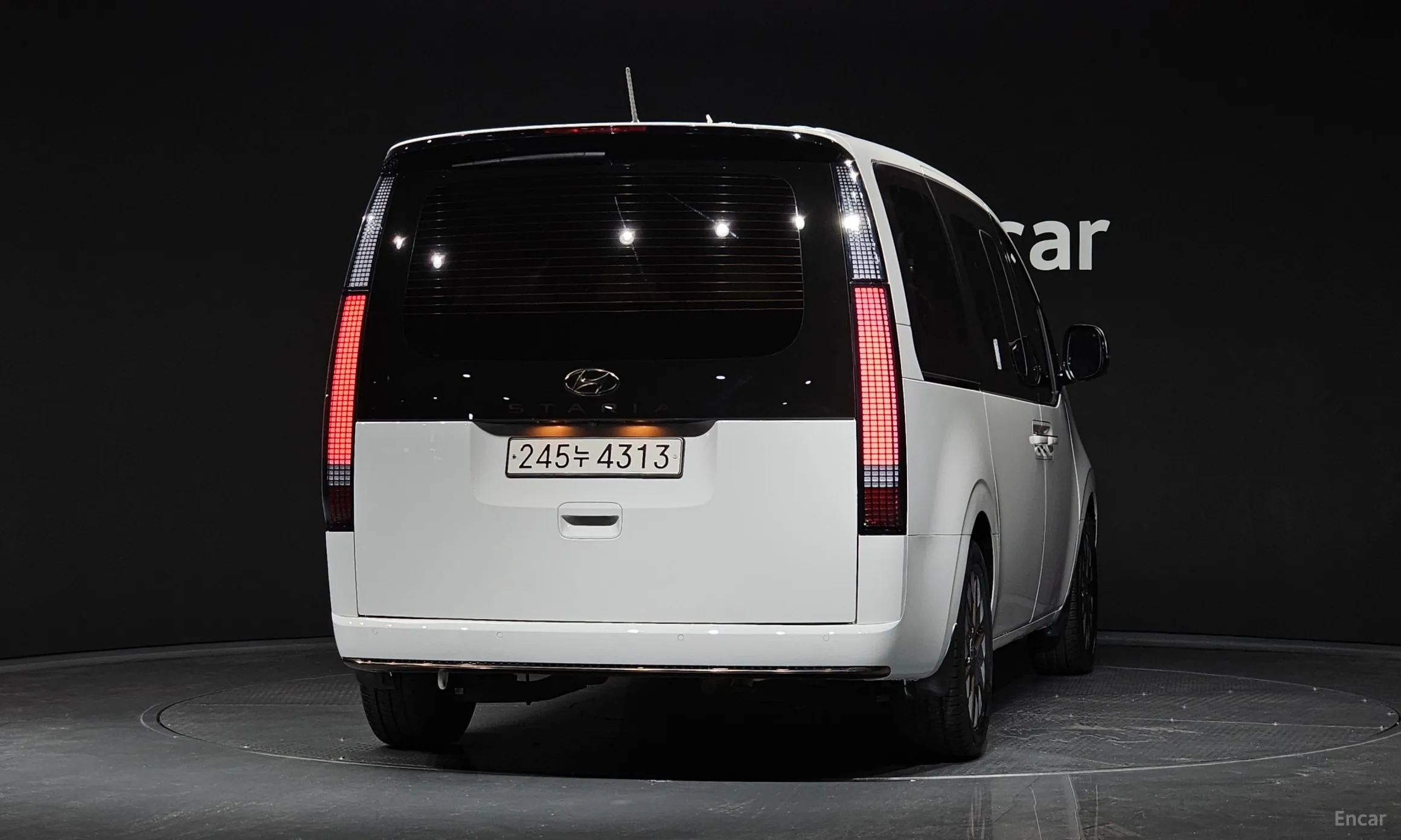 Hyundai Staria превью 3