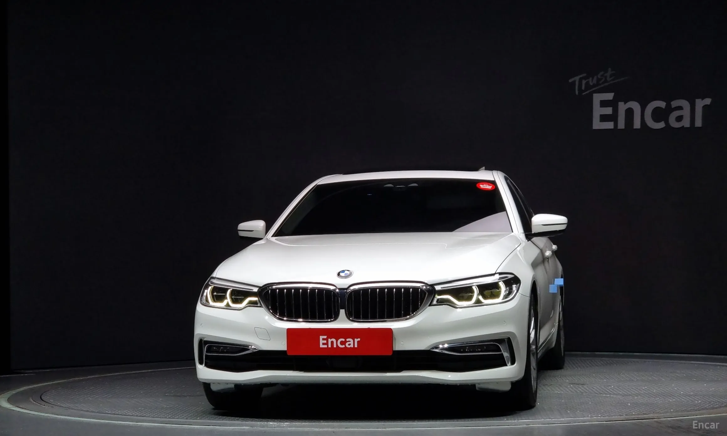 BMW 5 Series (G30) превью 2