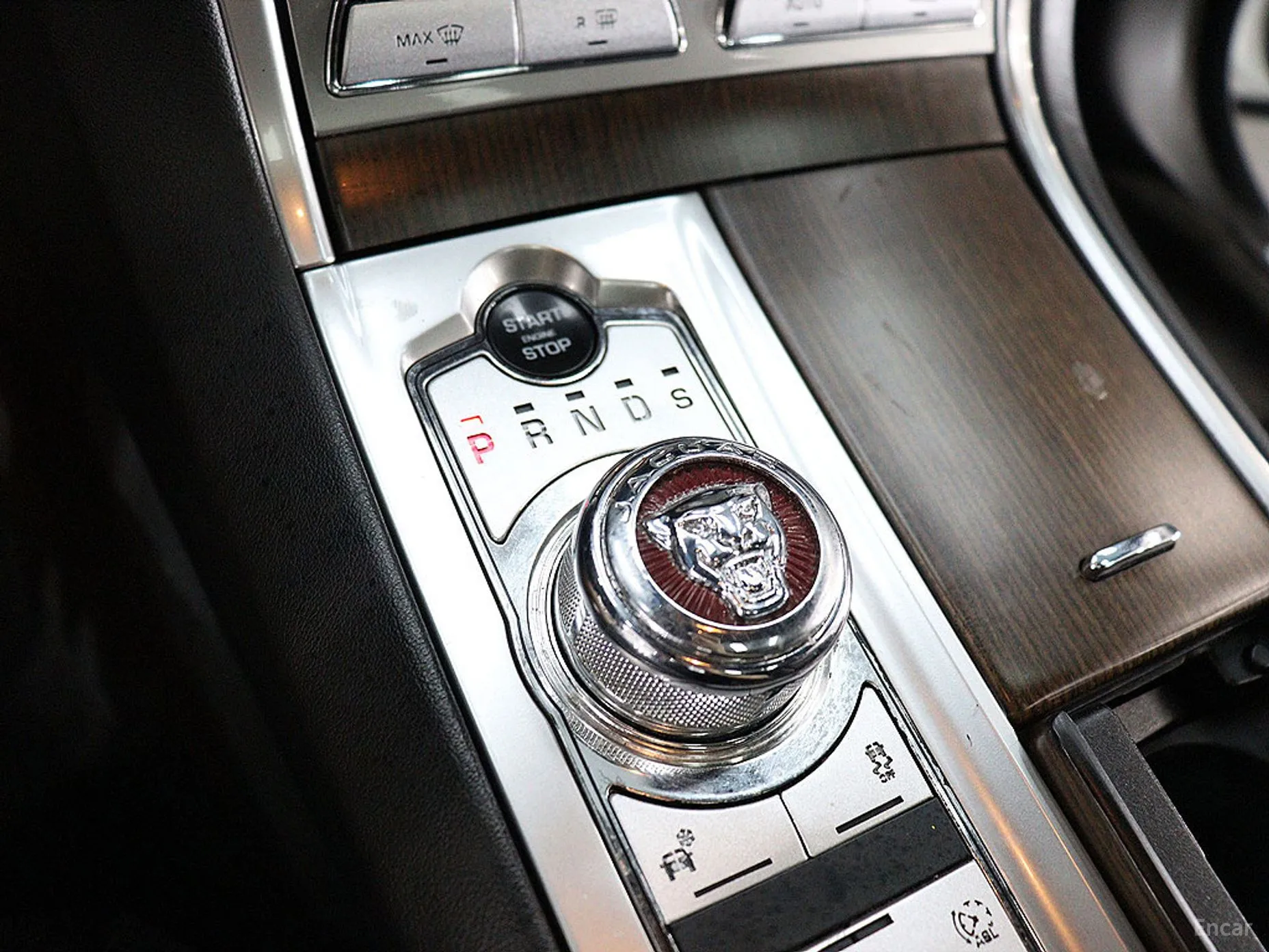 Jaguar New XF превью 10