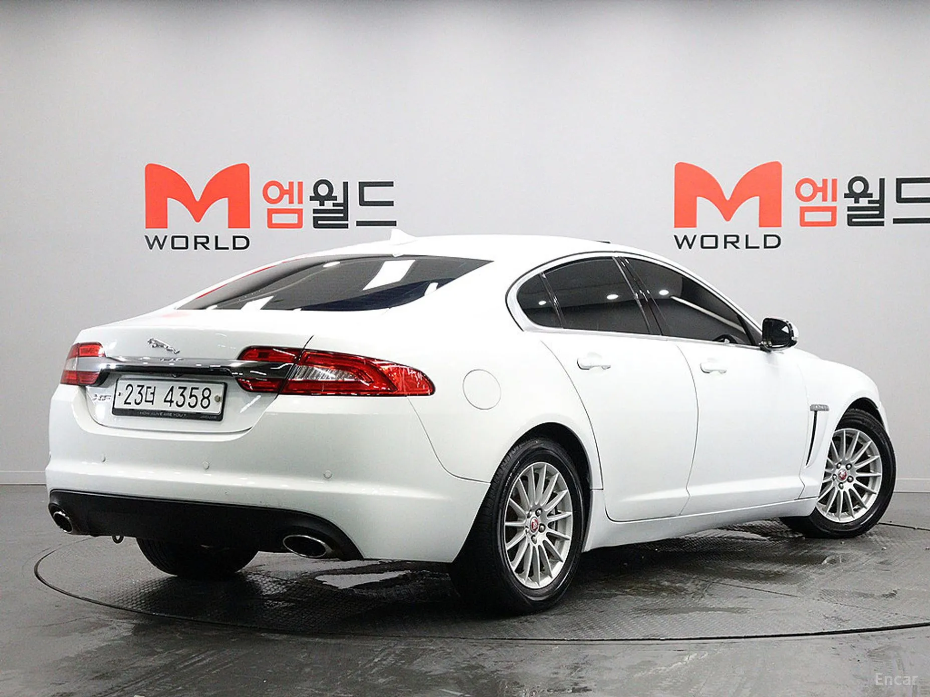 Jaguar New XF превью 3