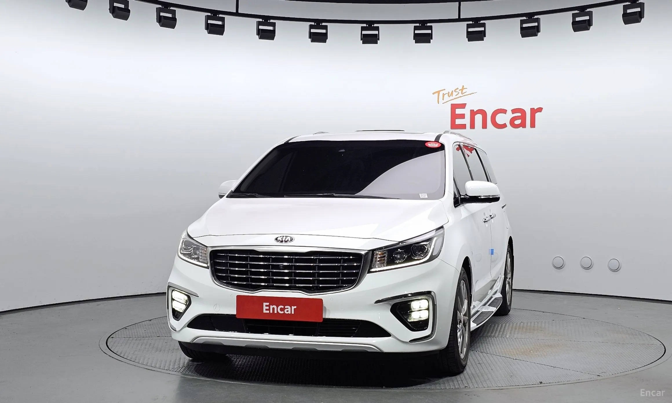 Kia Carnival превью 2