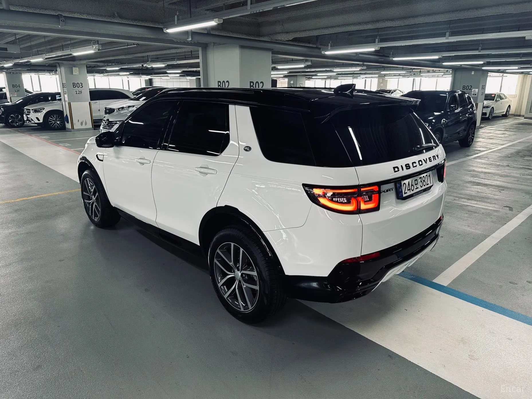 Land Rover Discovery Sports превью 2