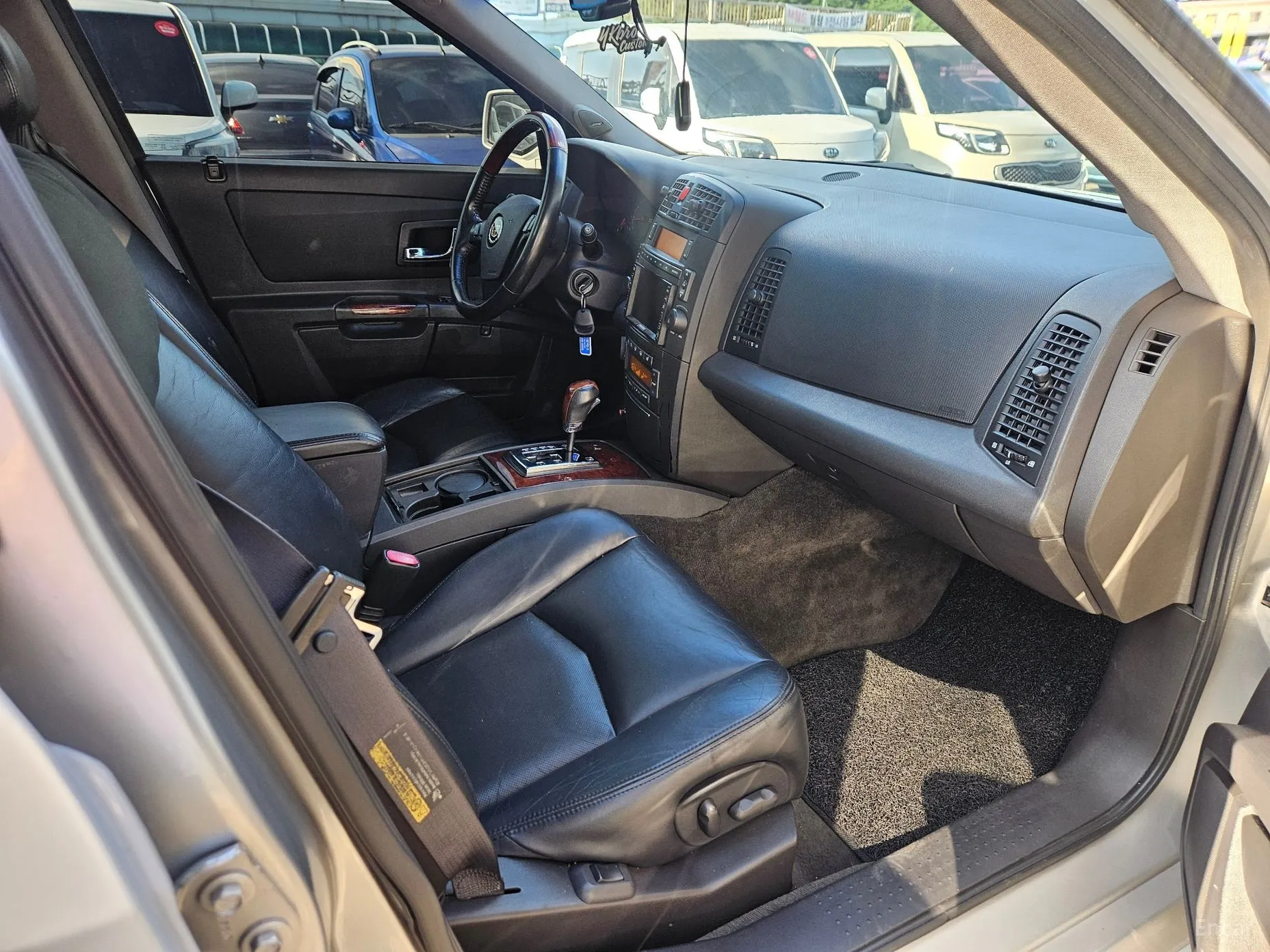 Cadillac SRX превью 11