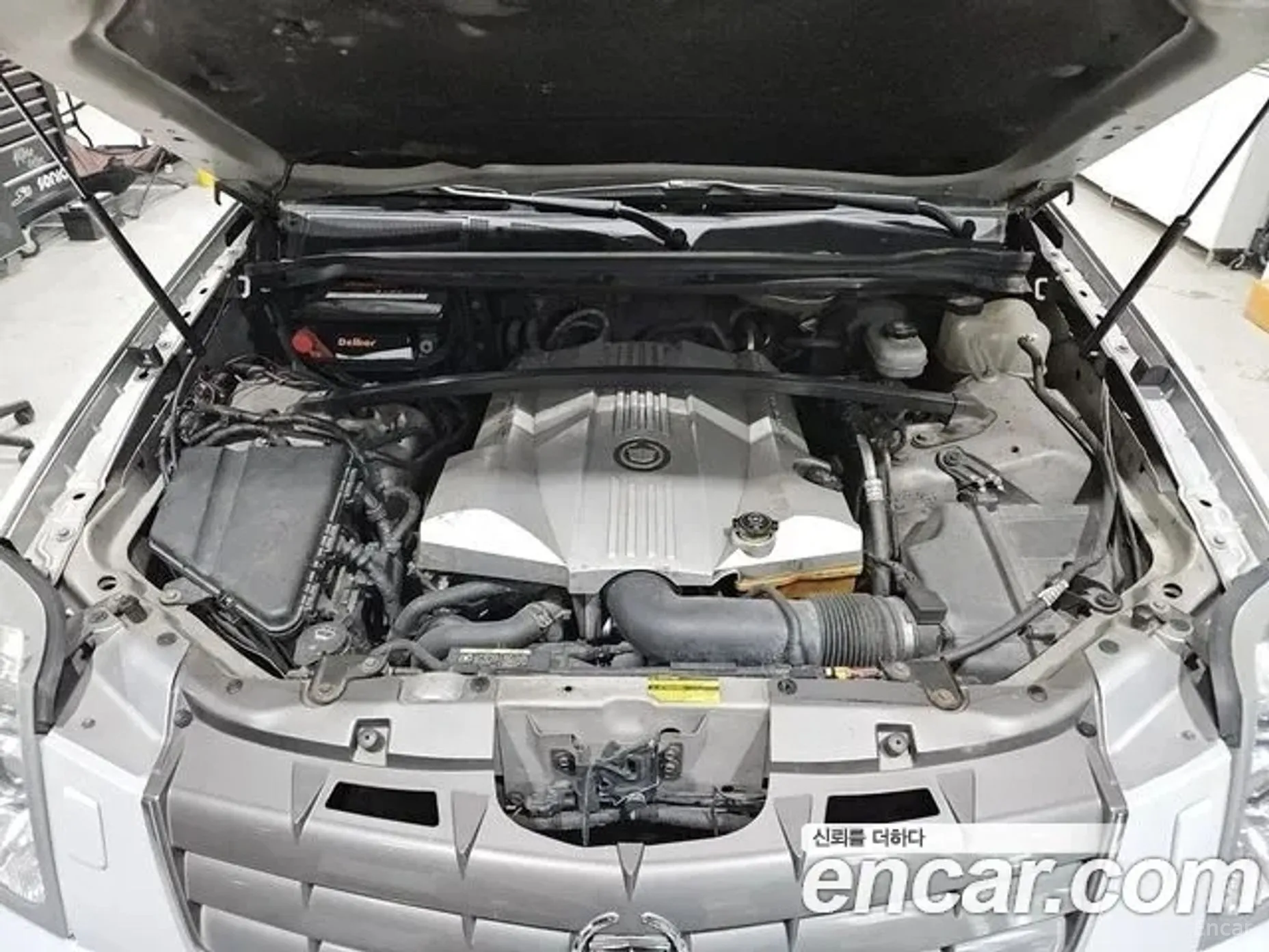 Cadillac SRX превью 17