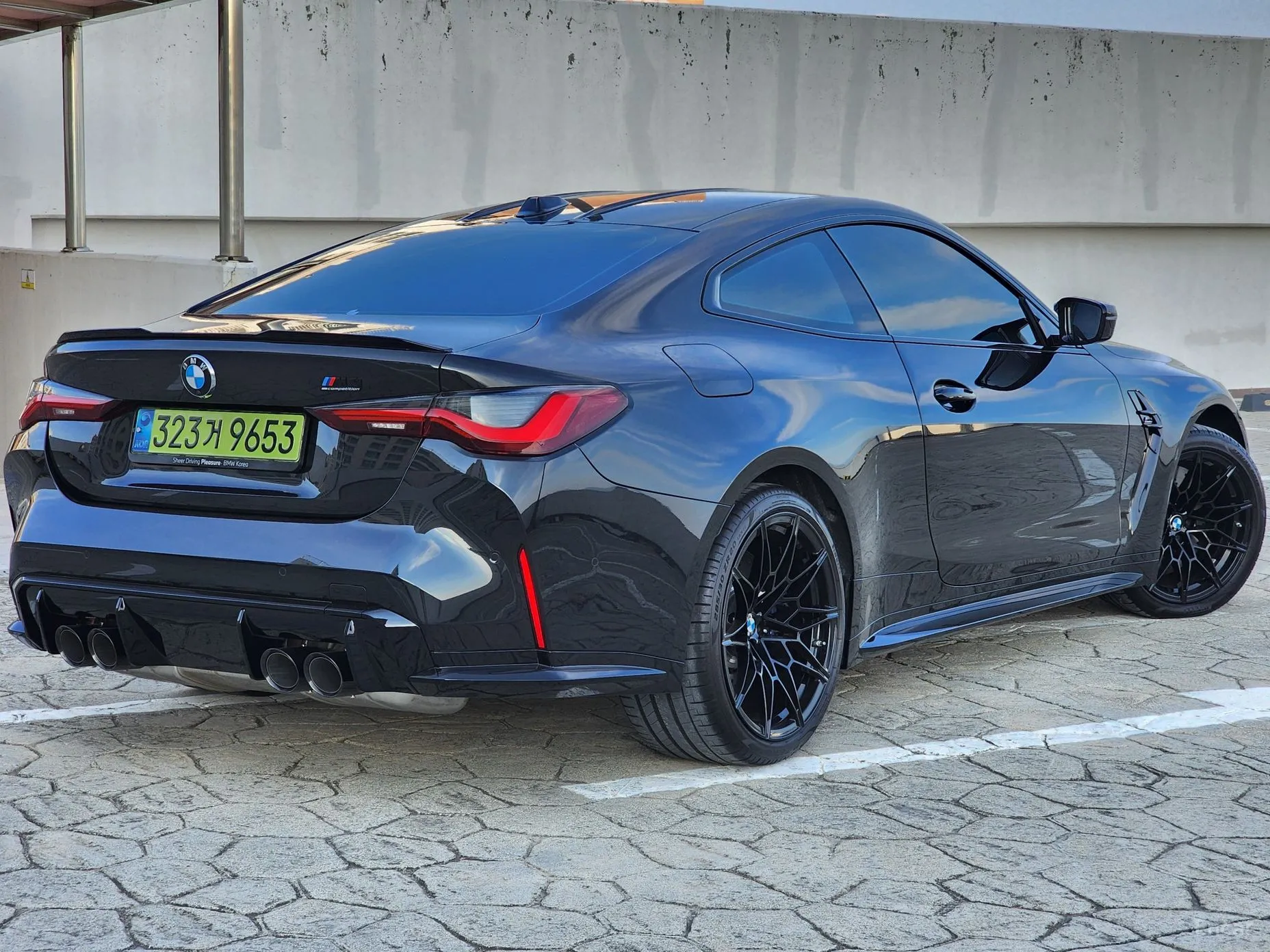 BMW M4 (G82)