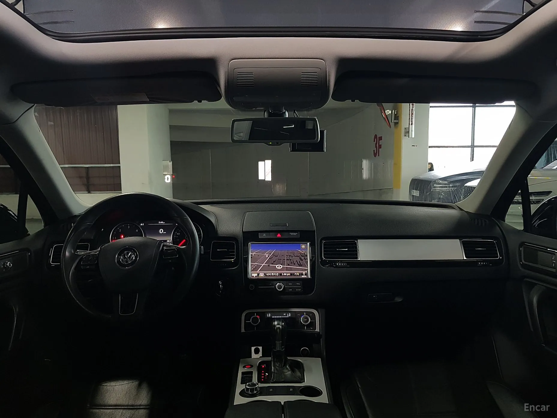 Volkswagen New Touareg превью 4