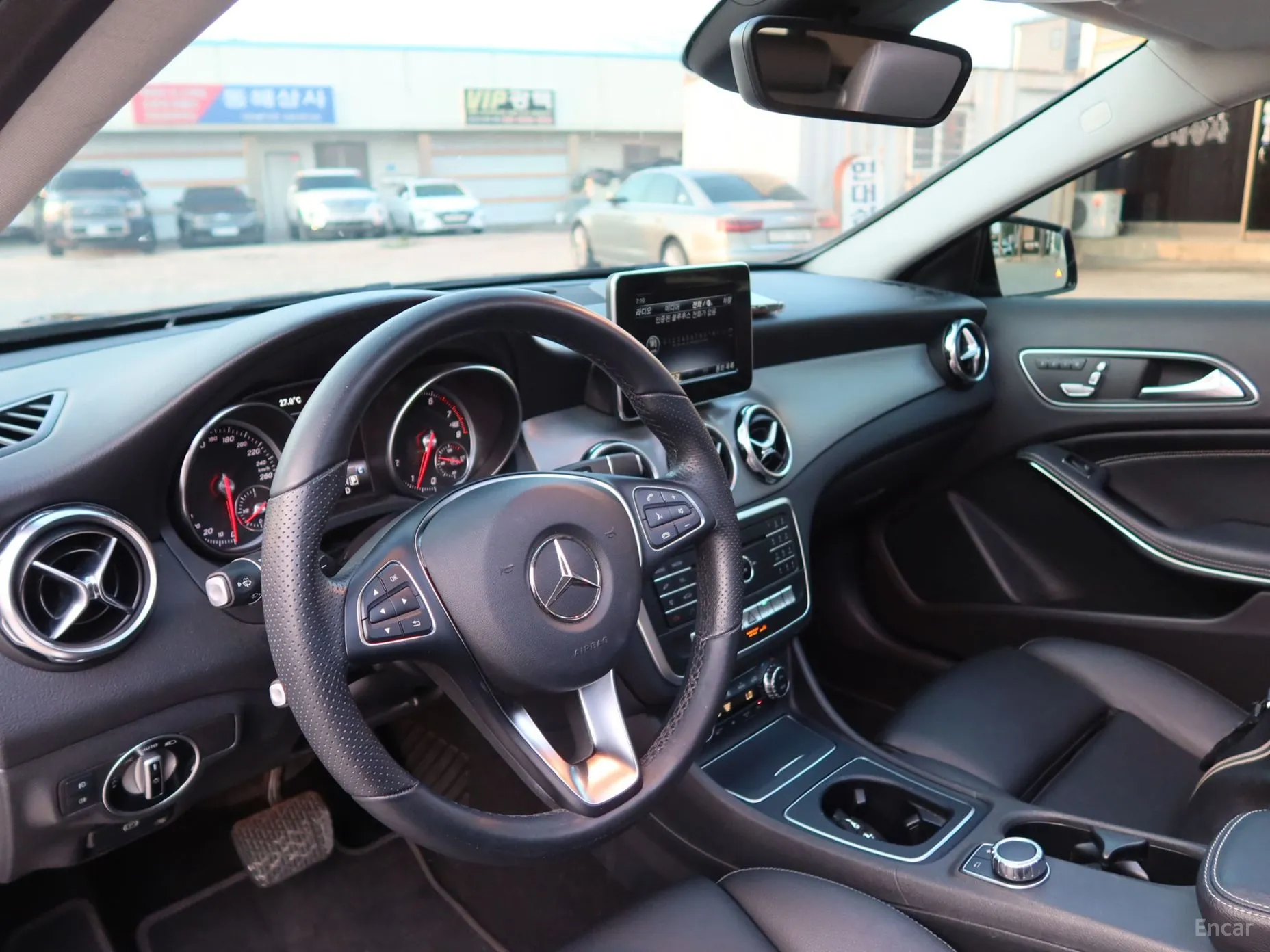 Mercedes Benz GLA-Class X156 превью 4