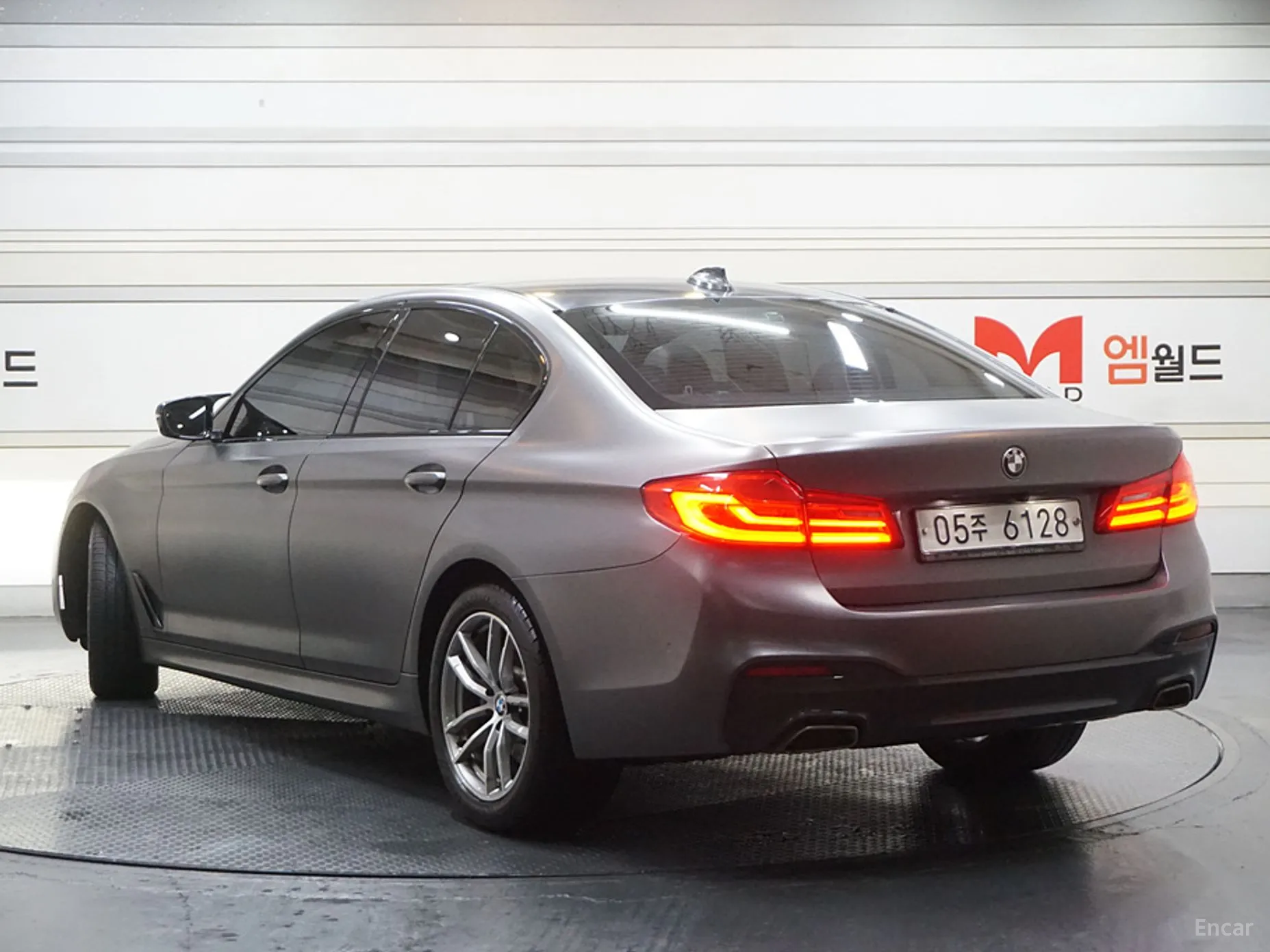 BMW 5 Series (G30) превью 2