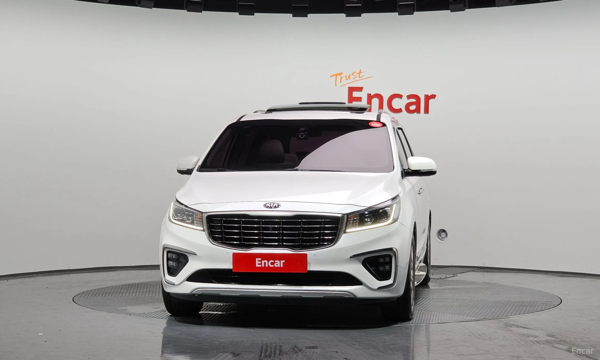Kia Carnival превью 2