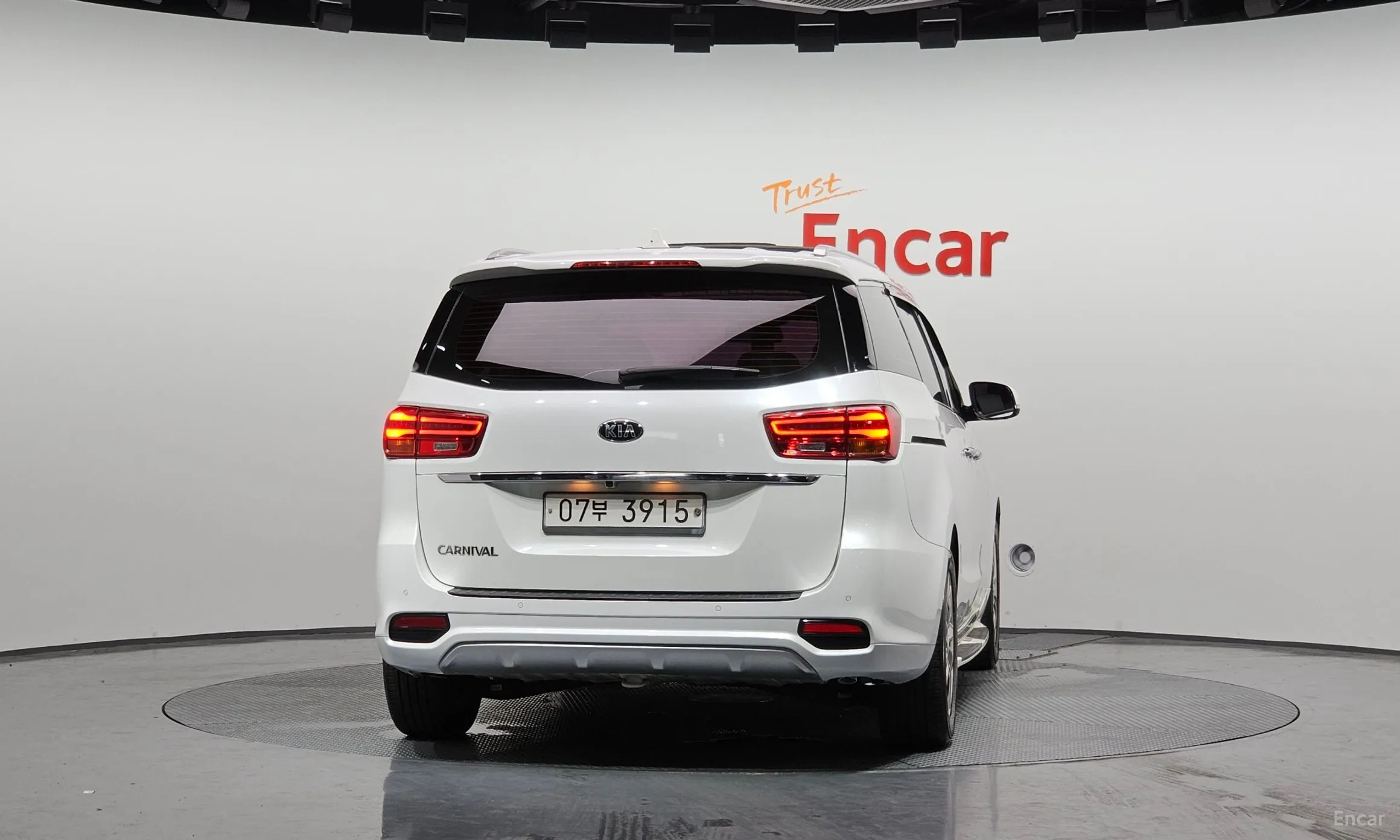 Kia Carnival превью 3