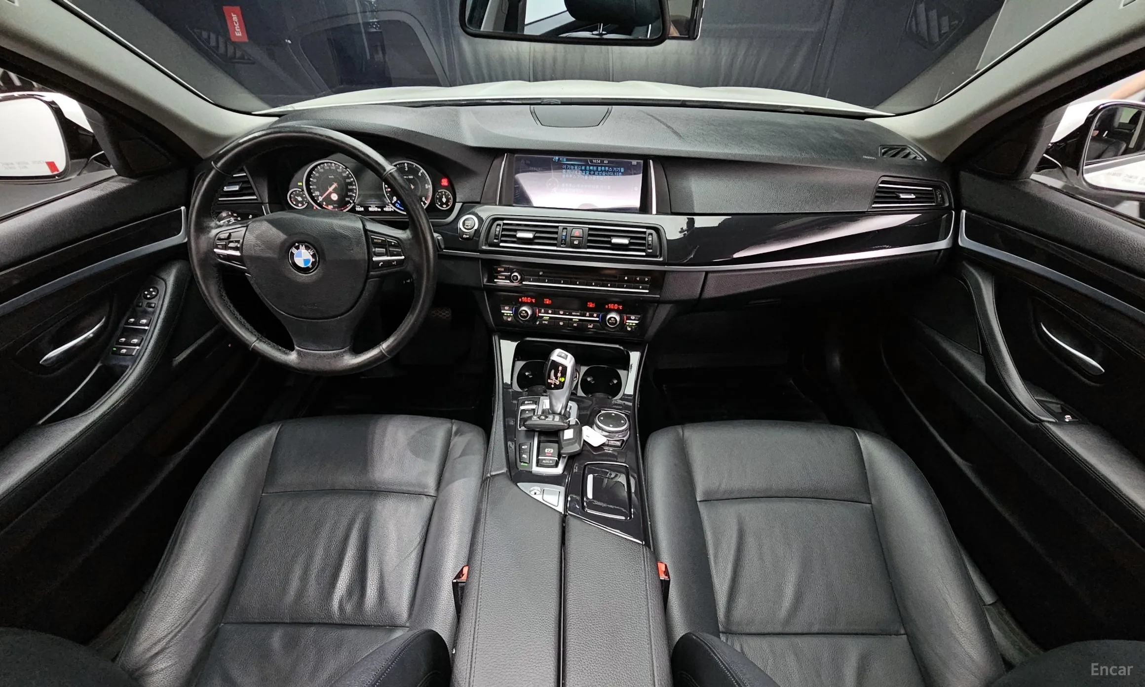 BMW 5 Series (F10) превью 4