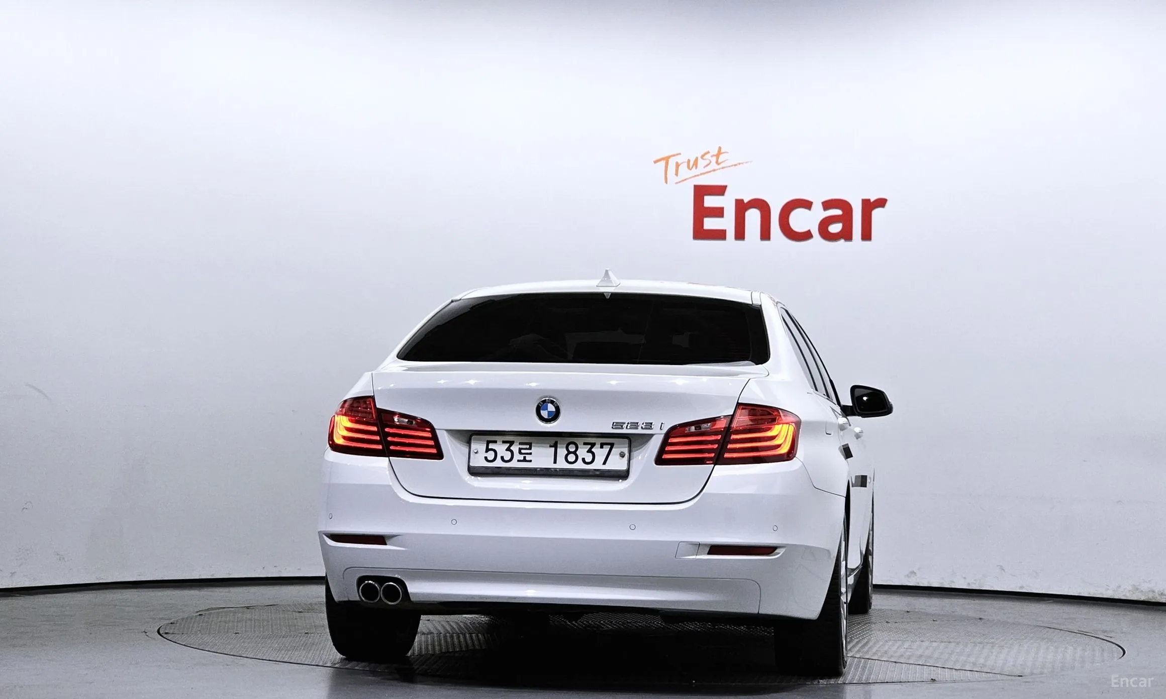 BMW 5 Series (F10) превью 3