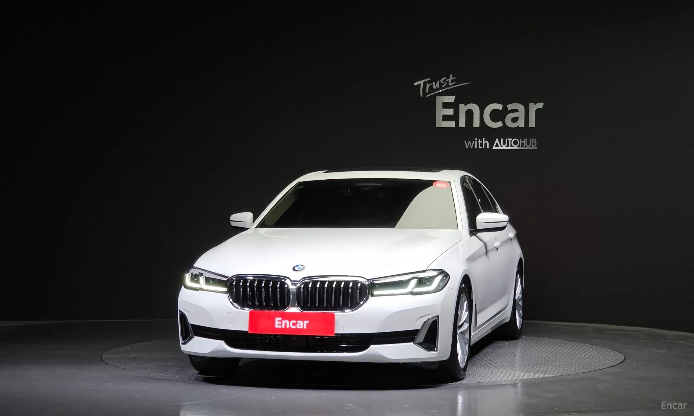 BMW 5 Series (G30) превью 2