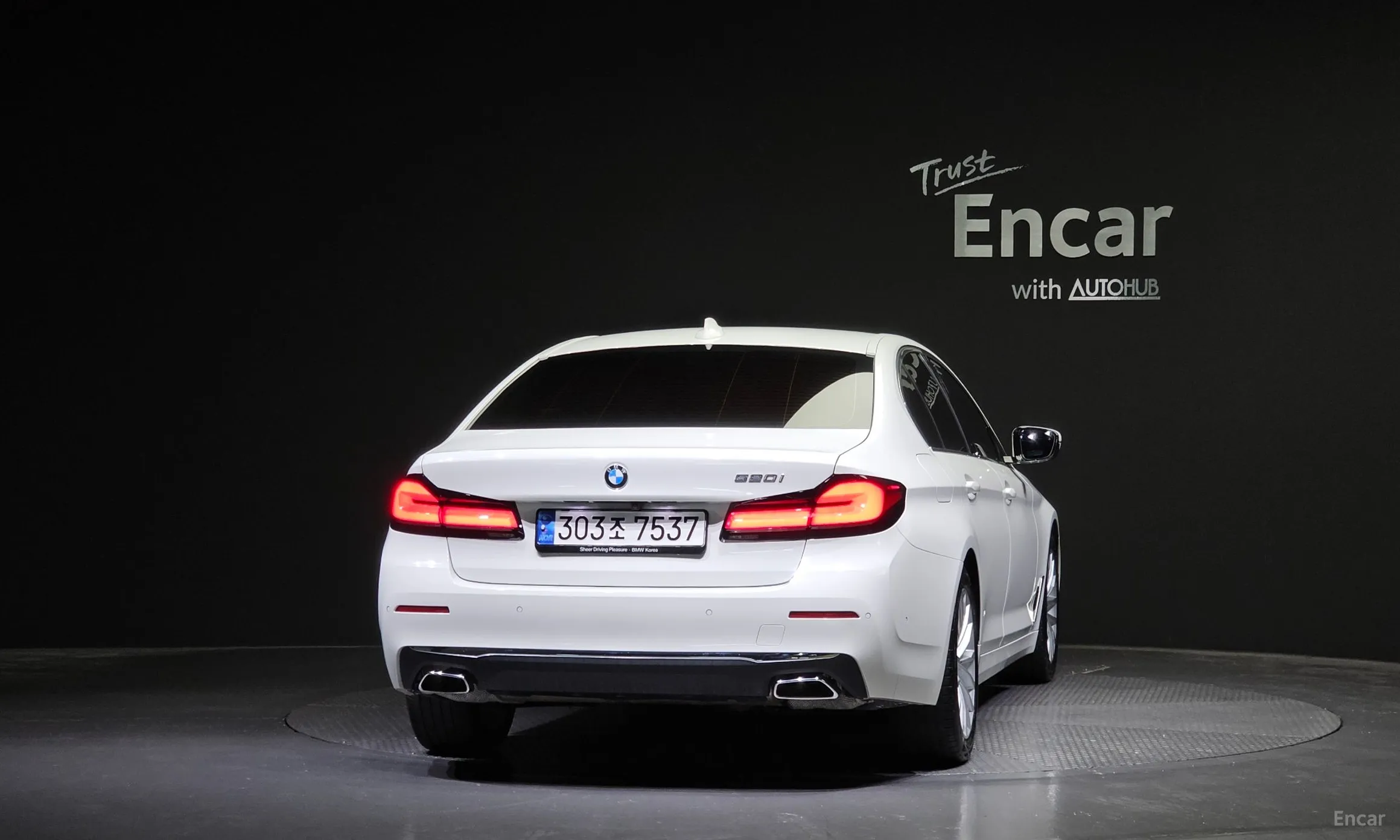 BMW 5 Series (G30) превью 3