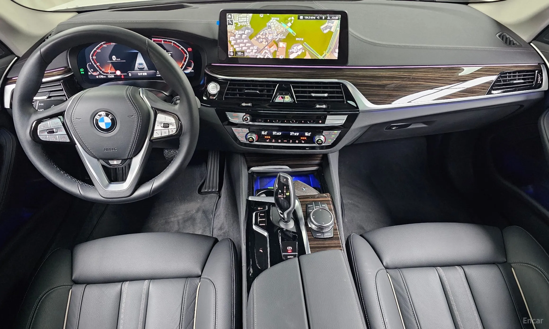 BMW 5 Series (G30) превью 4