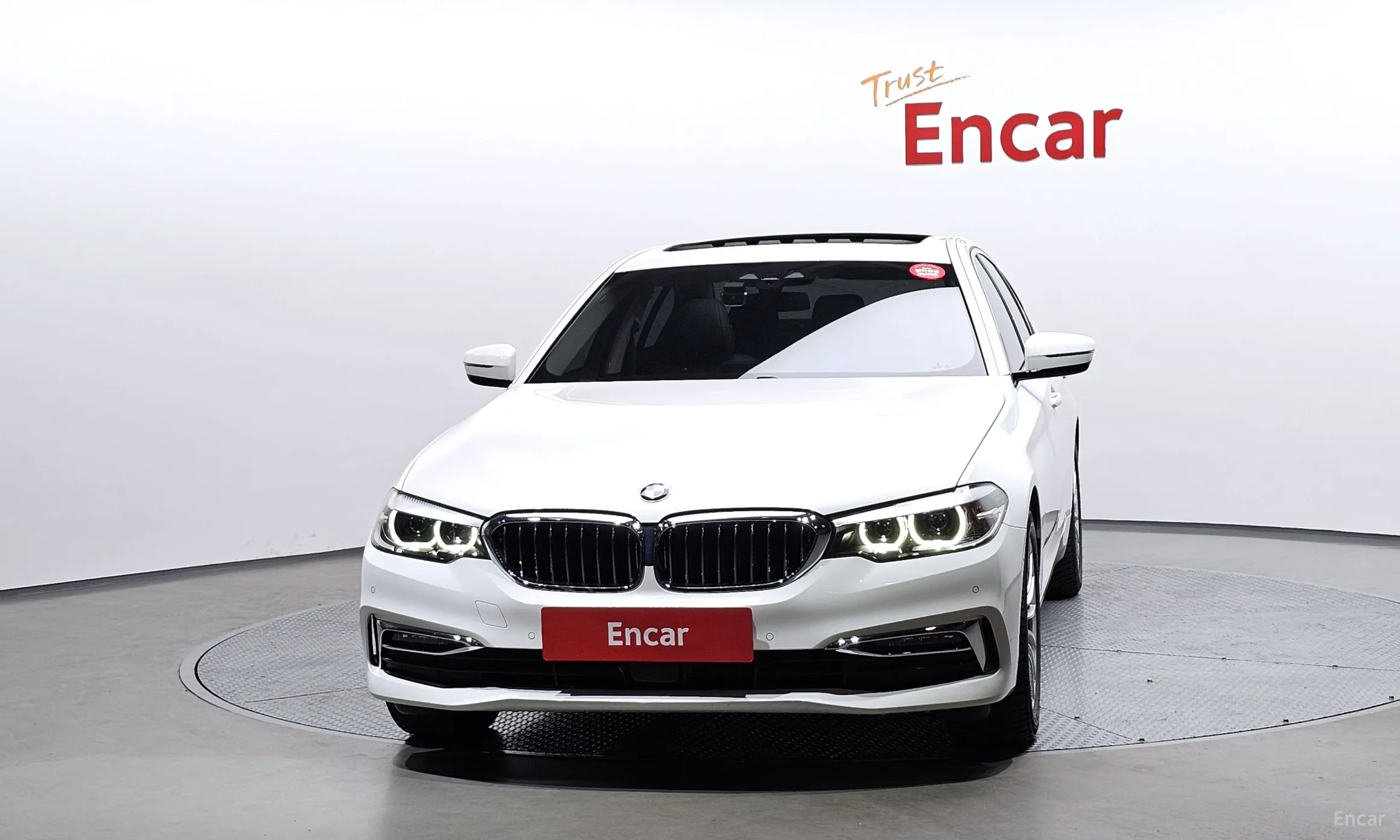 BMW 5 Series (G30) превью 2