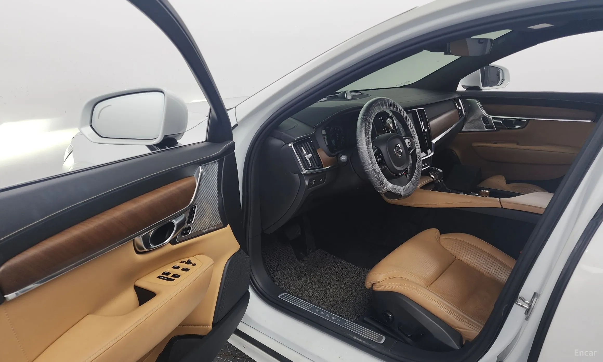Volvo S90 превью 10