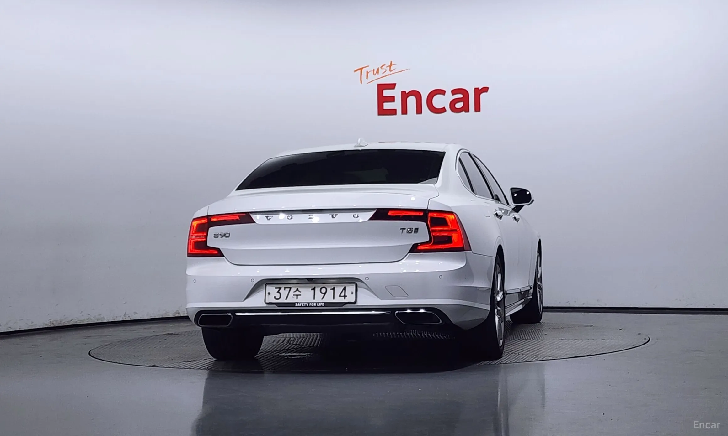 Volvo S90 превью 4