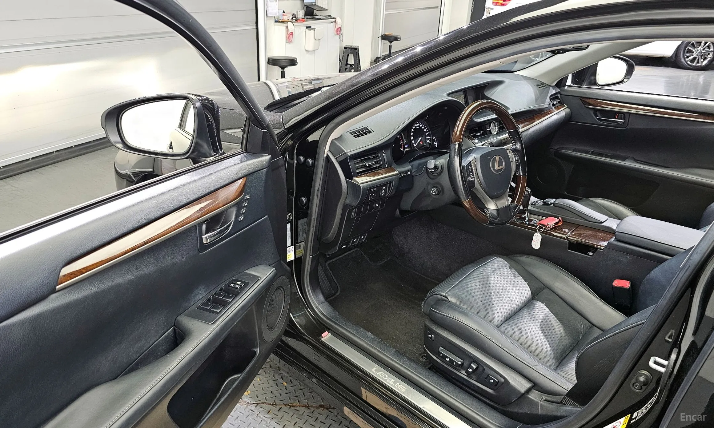 Lexus New ES350 превью 10