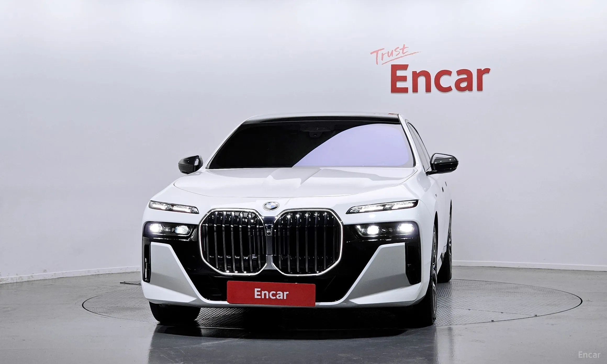 BMW 7 Series (G70) превью 2