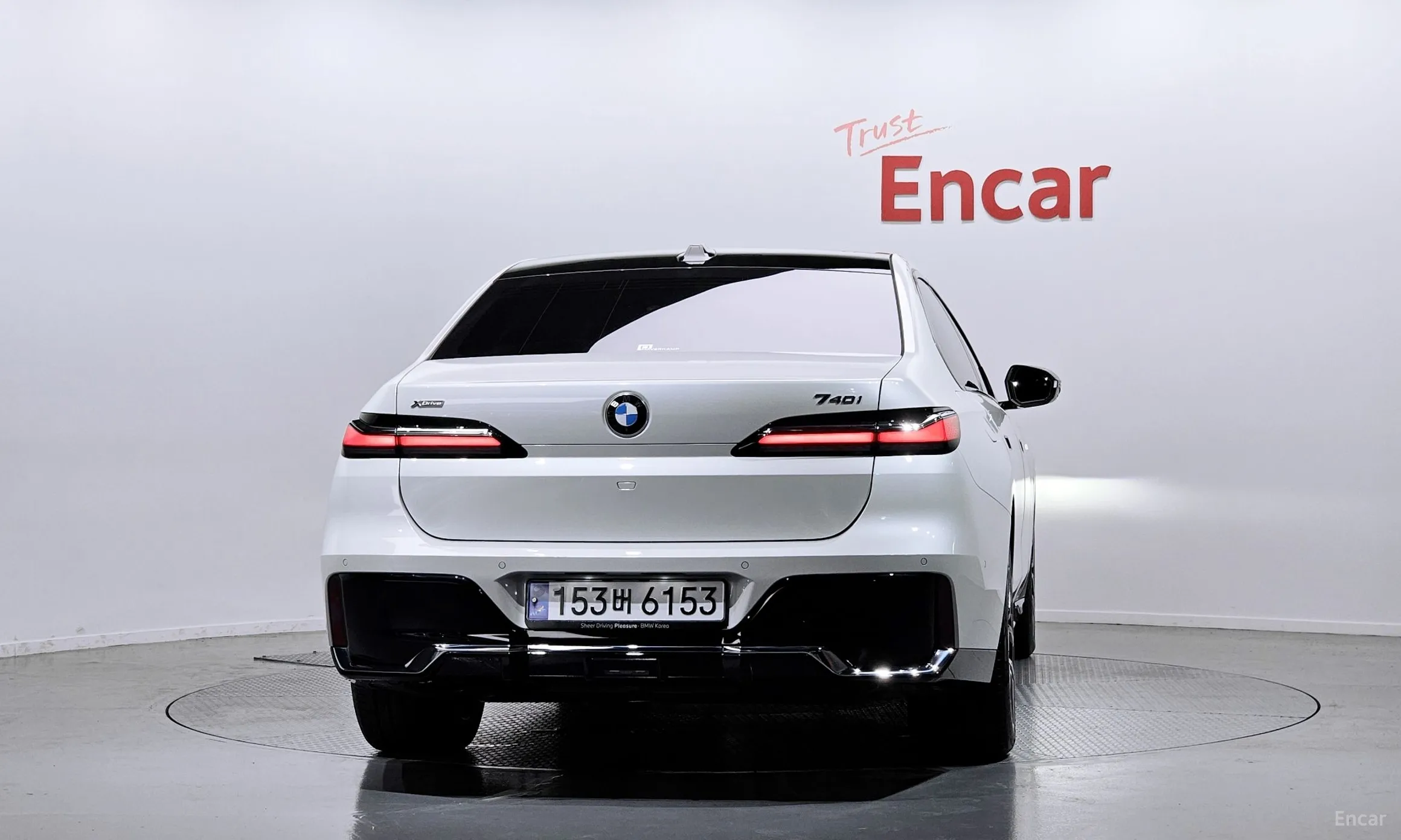 BMW 7 Series (G70) превью 3
