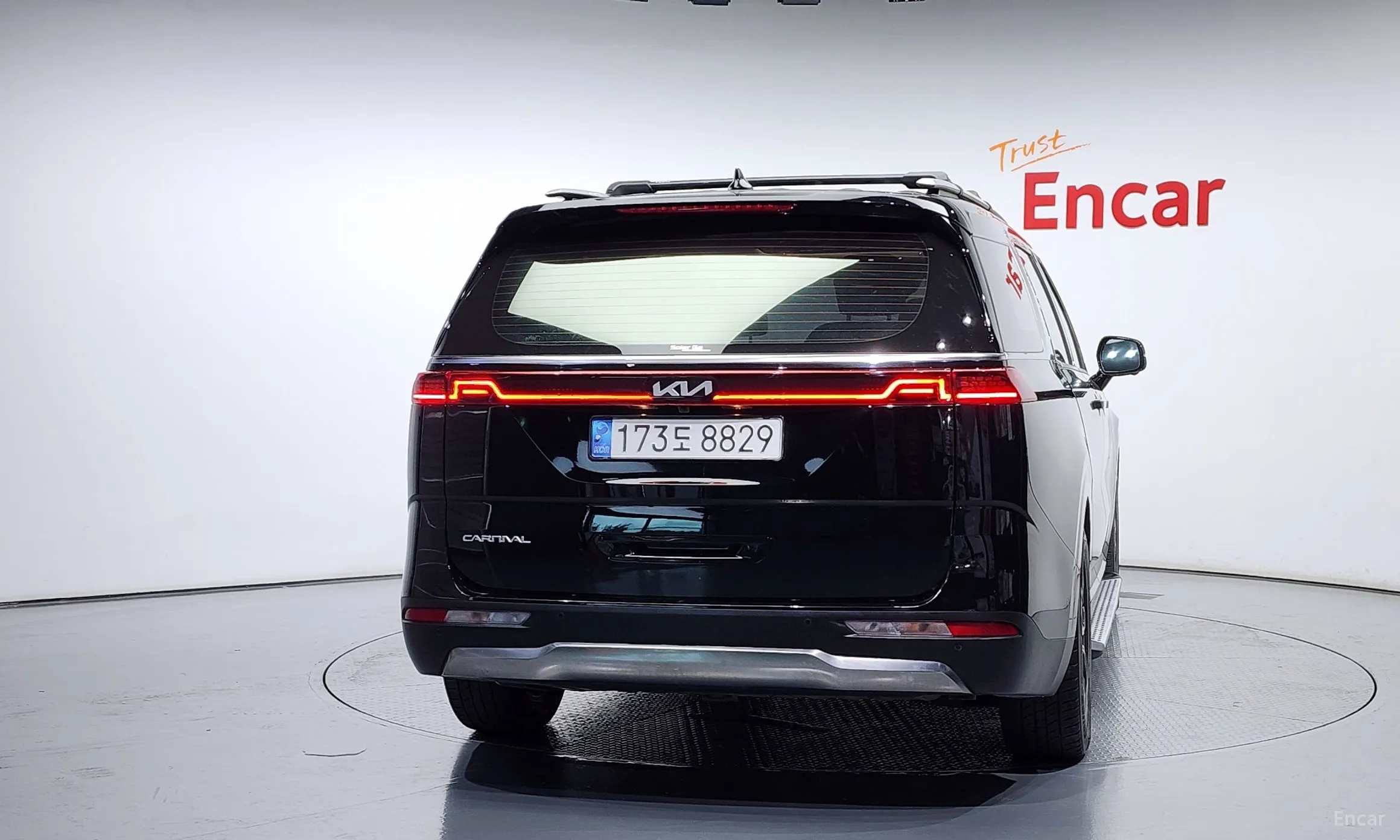 Kia Carnival Gen 4 превью 3