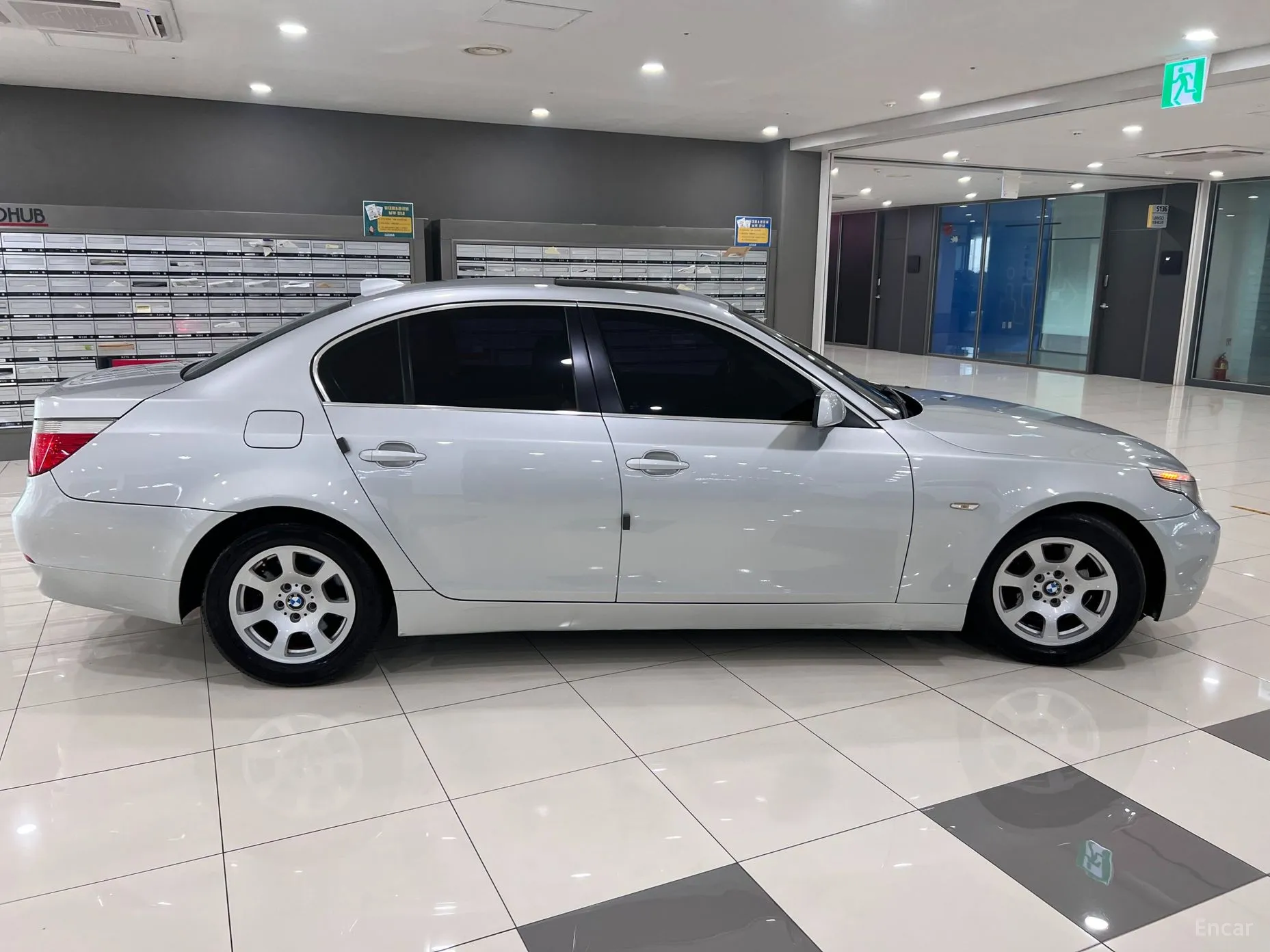 BMW 5 Series (E60) превью 4