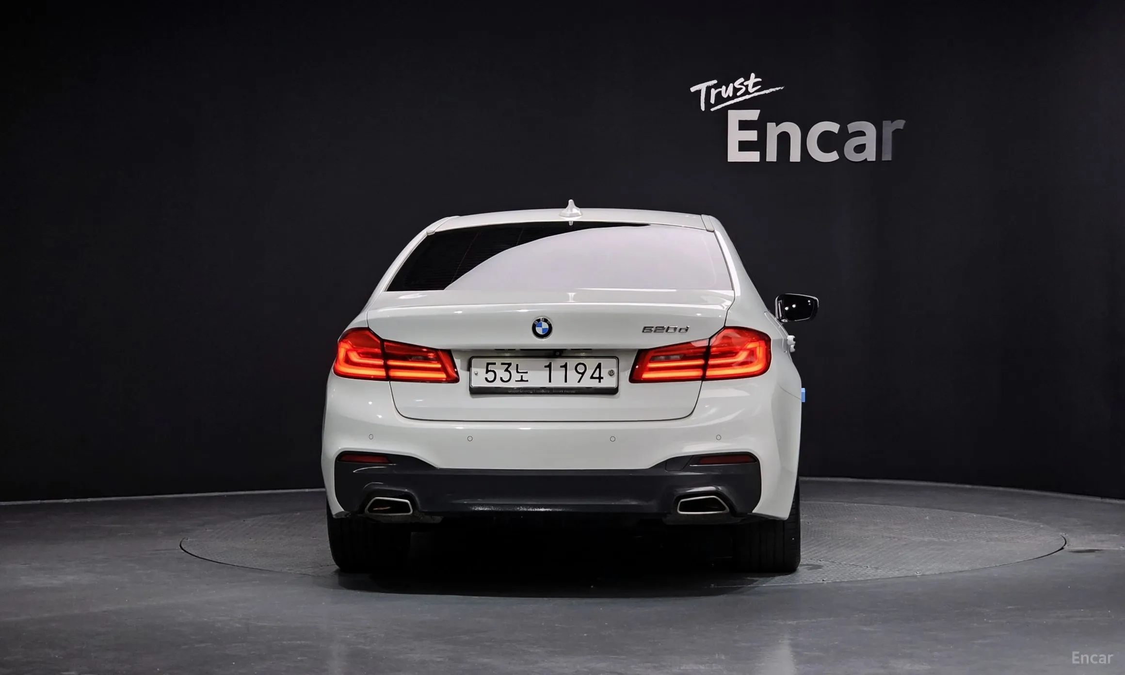 BMW 5 Series (G30) превью 3