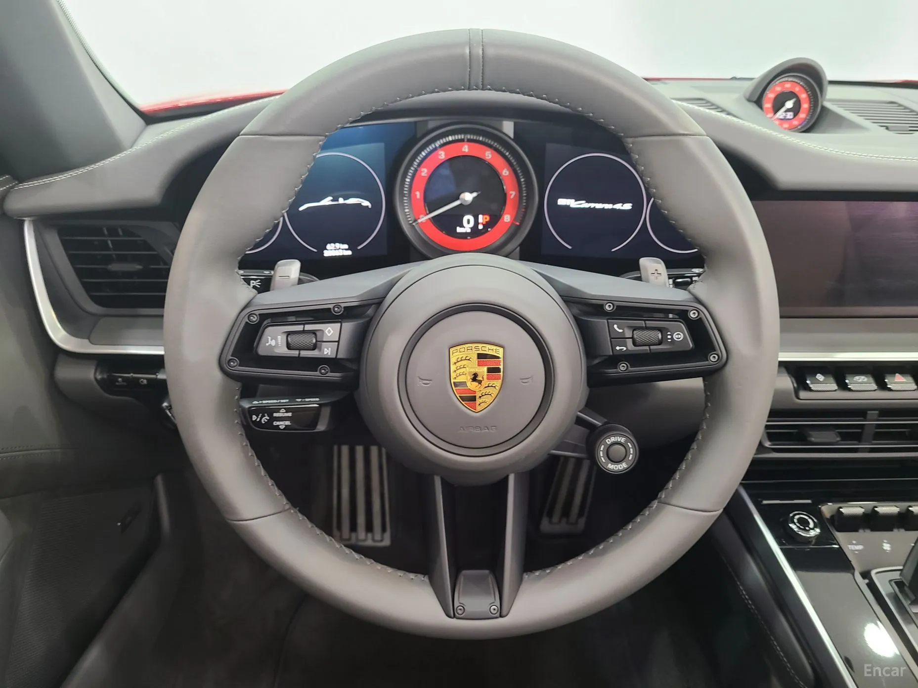 Porsche 911 (992) превью 4