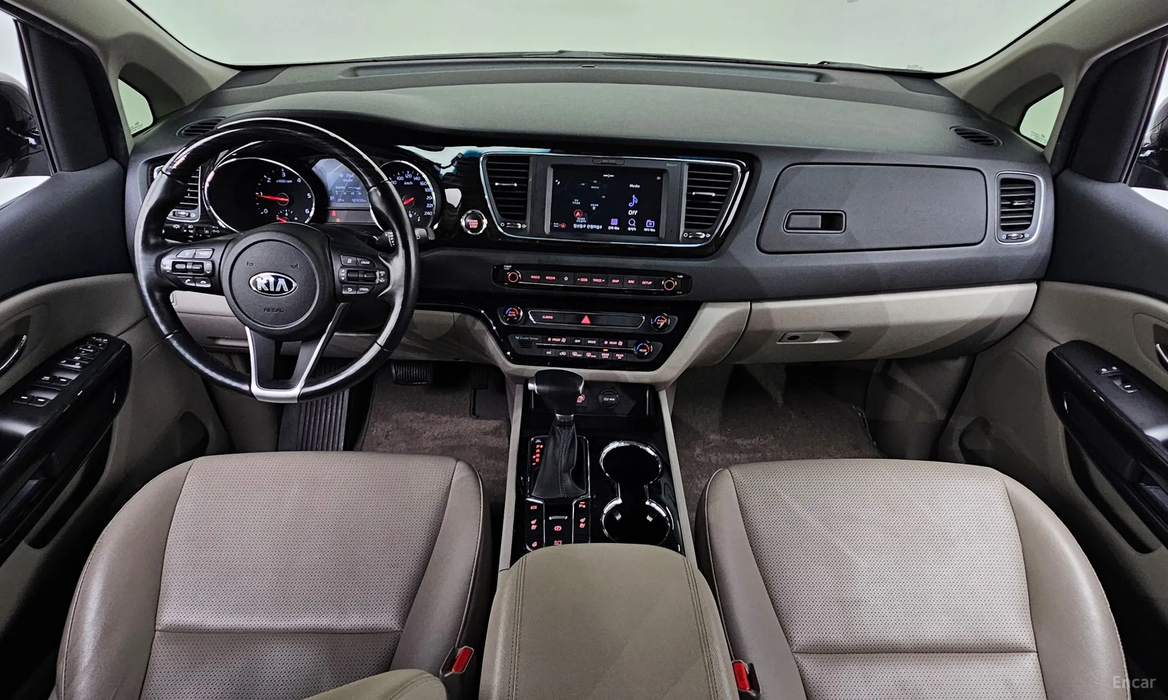 Kia Carnival превью 4