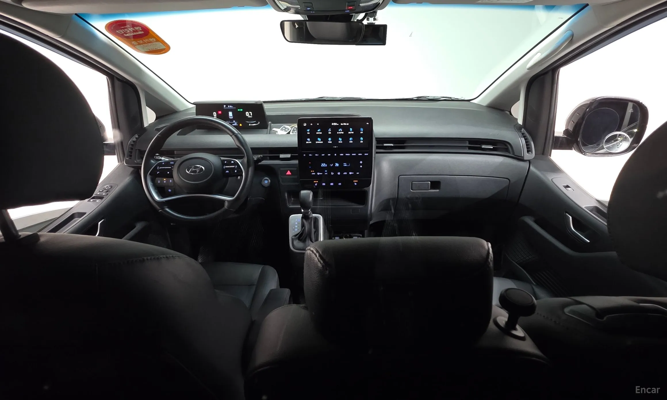 Hyundai Staria превью 4