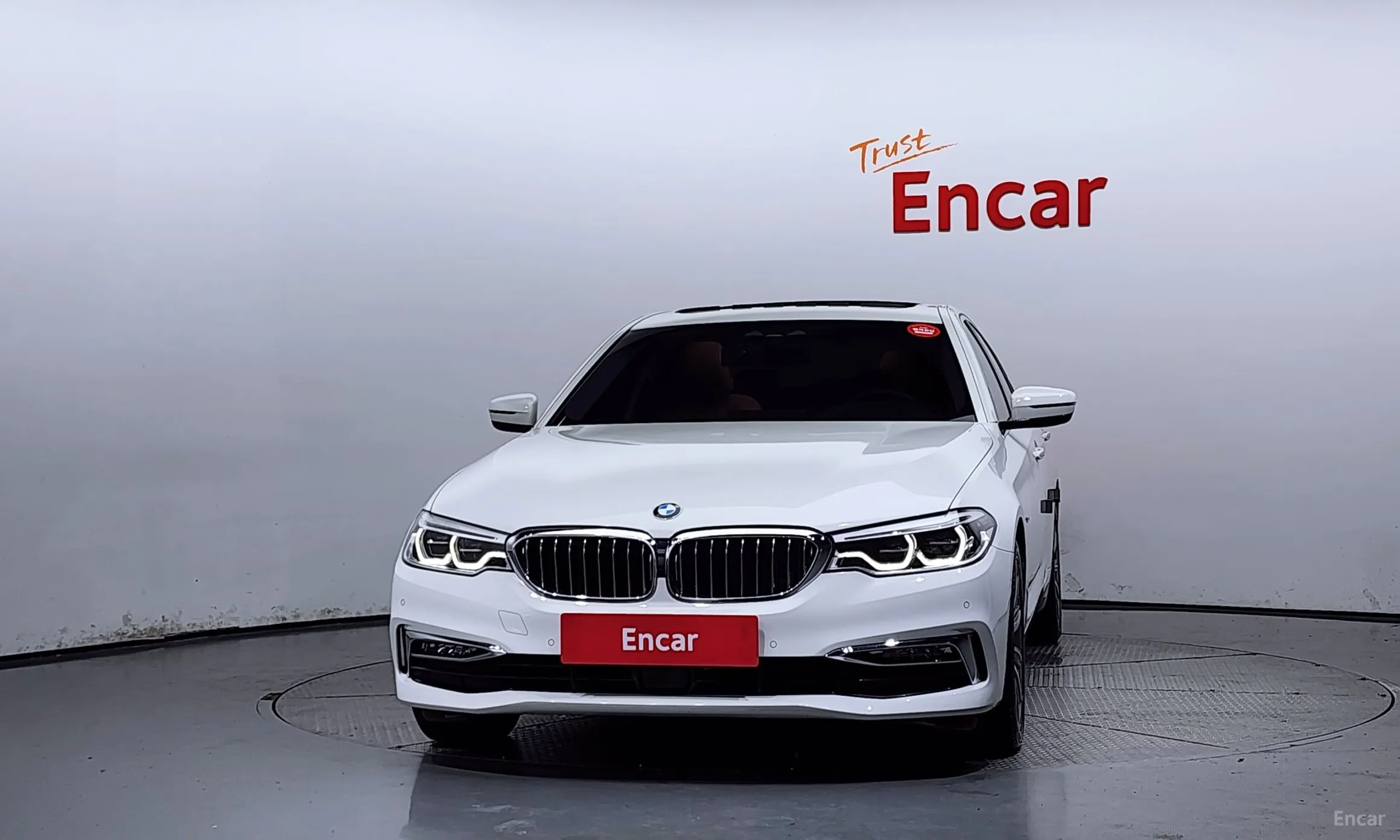 BMW 5 Series (G30) превью 2