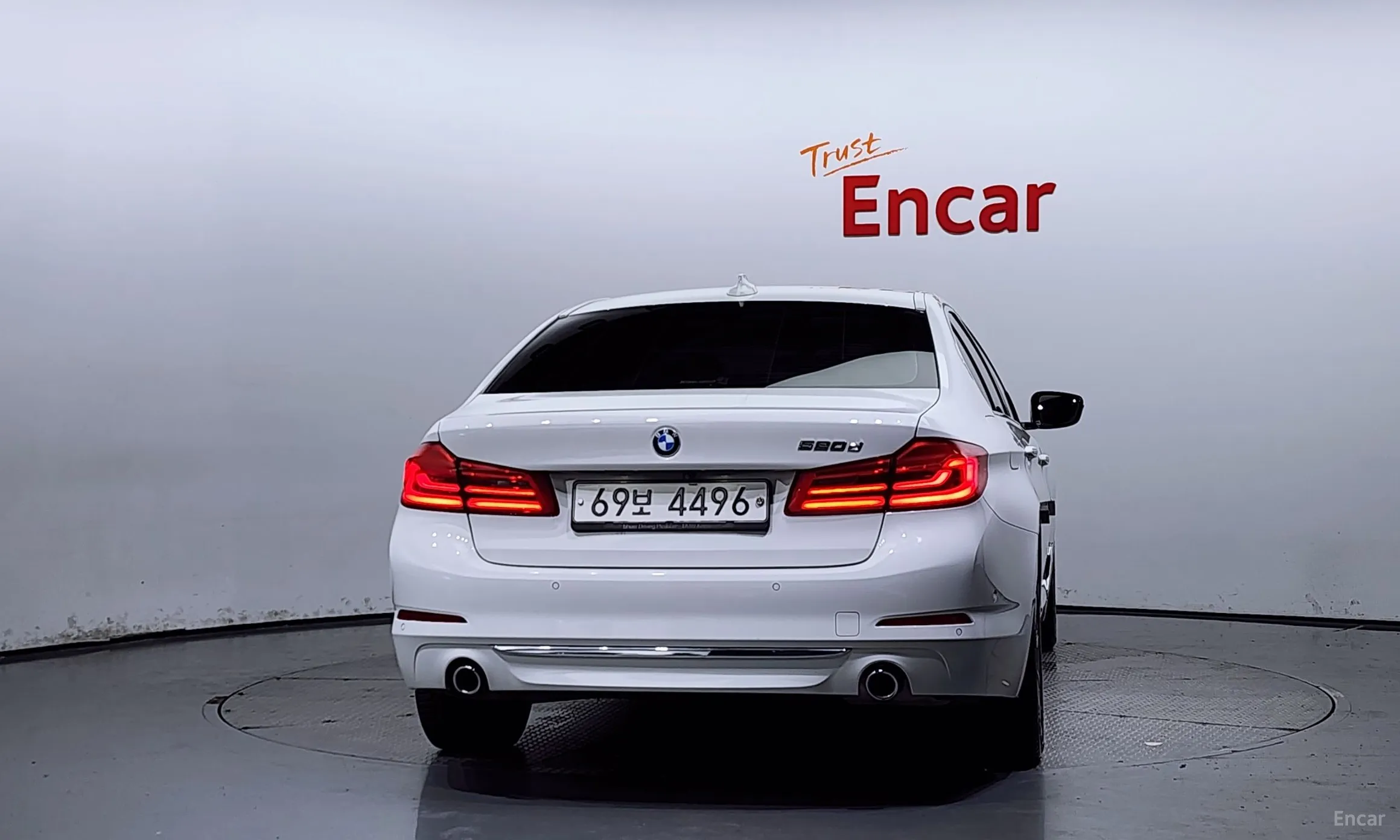 BMW 5 Series (G30) превью 3