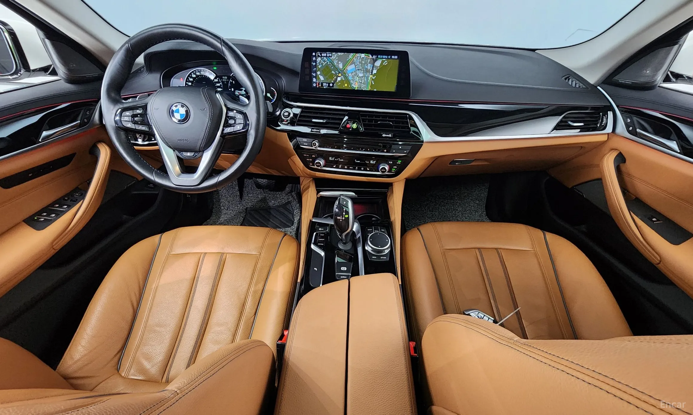 BMW 5 Series (G30) превью 4