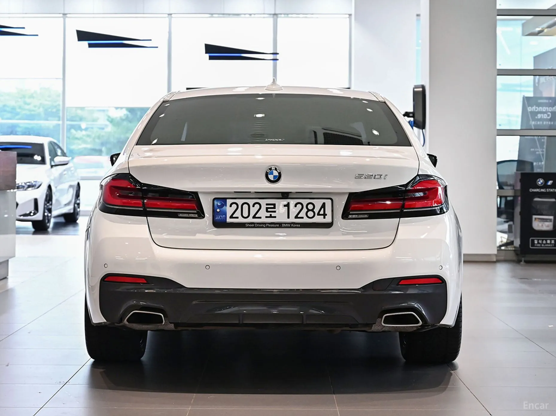 BMW 5 Series (G30) превью 2