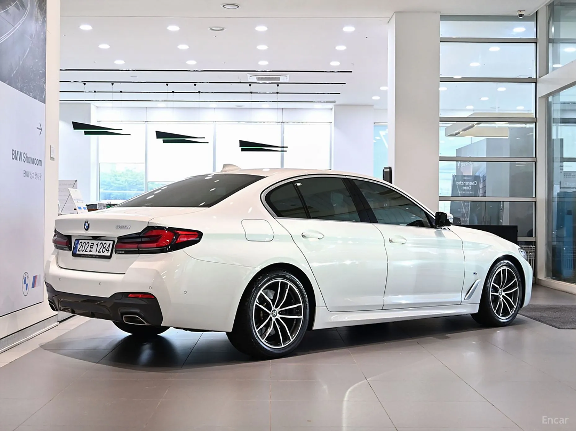 BMW 5 Series (G30) превью 3