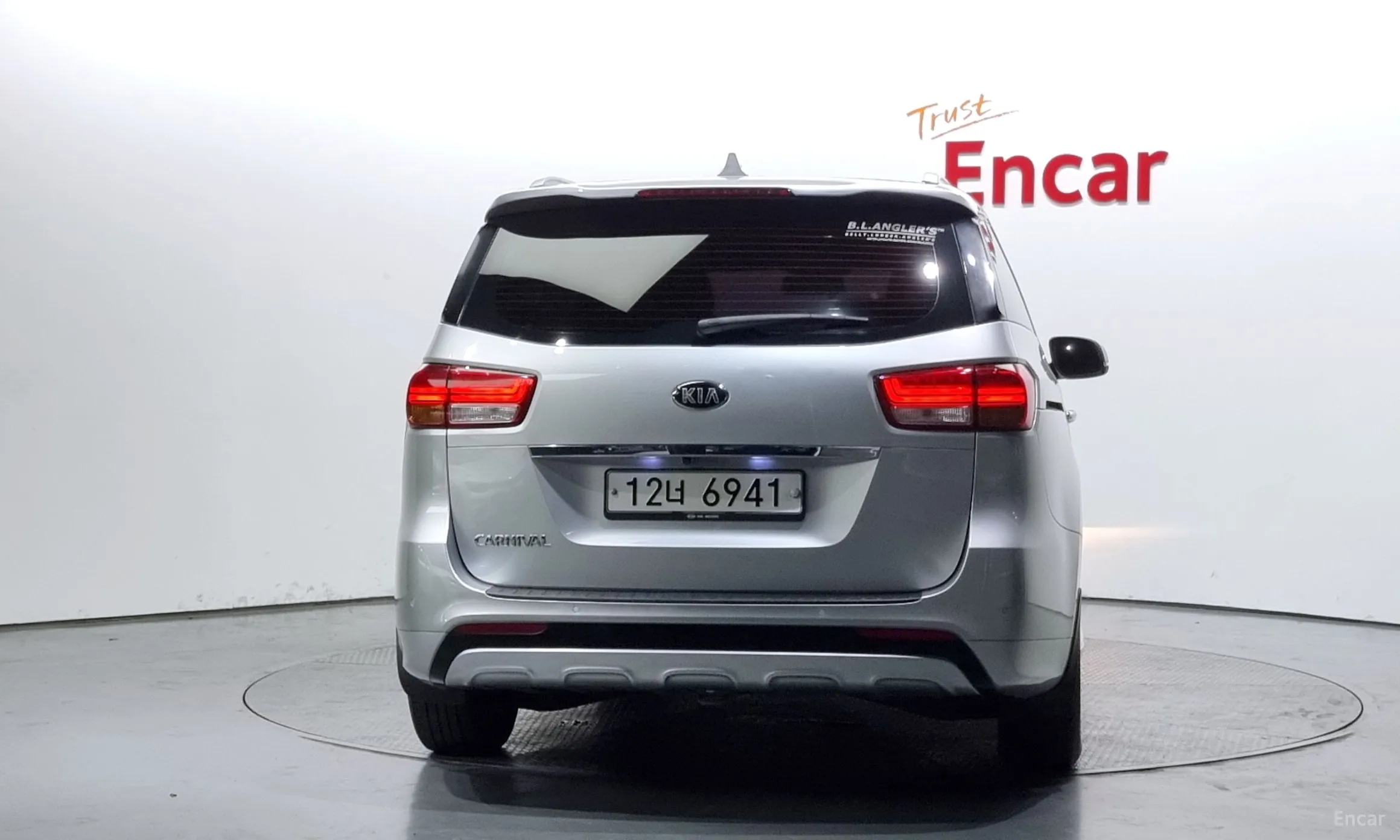 Kia Carnival превью 3
