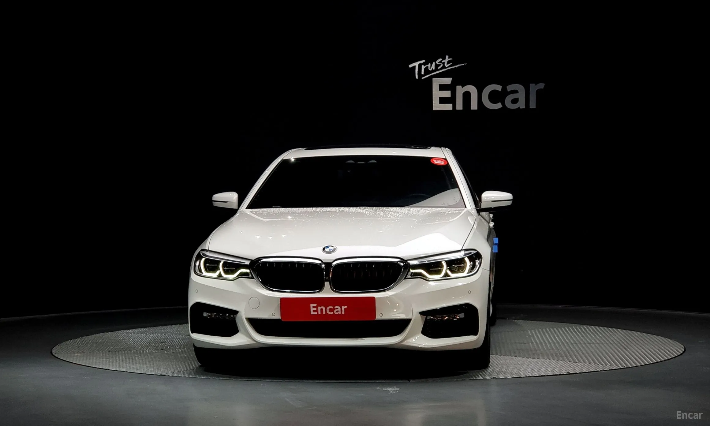 BMW 5 Series (G30) превью 2