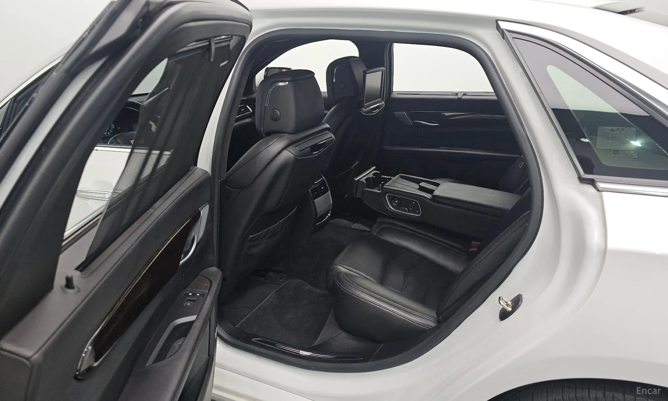 Cadillac CT6 превью 12