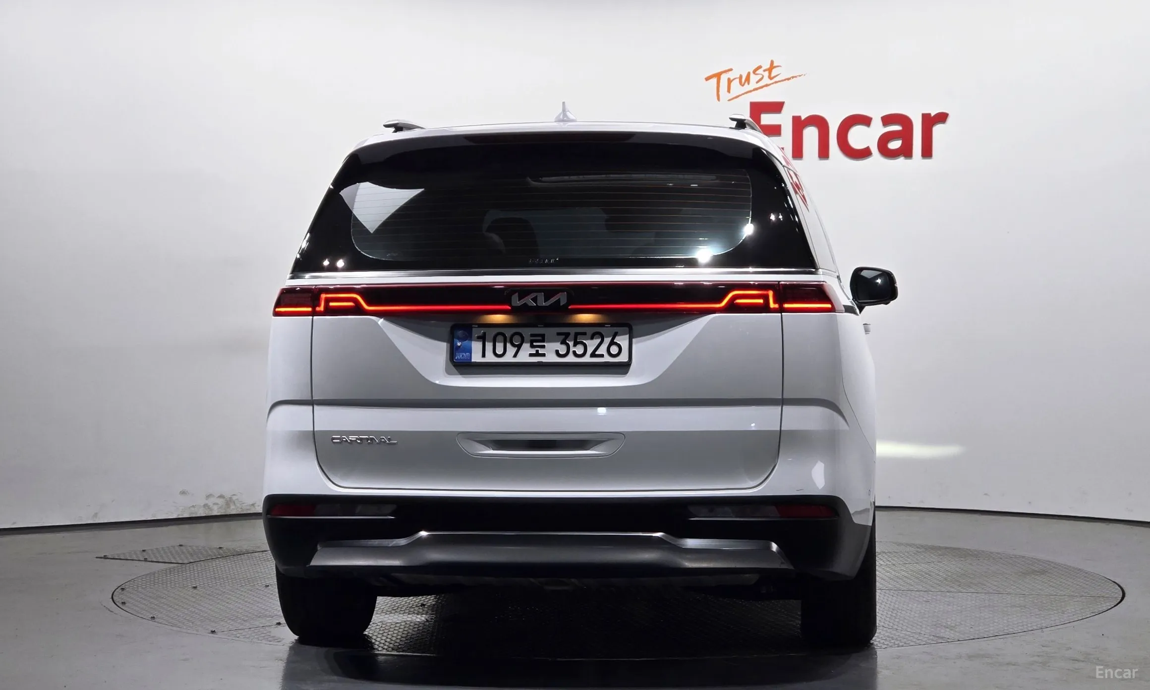 Kia Carnival Gen 4 превью 3