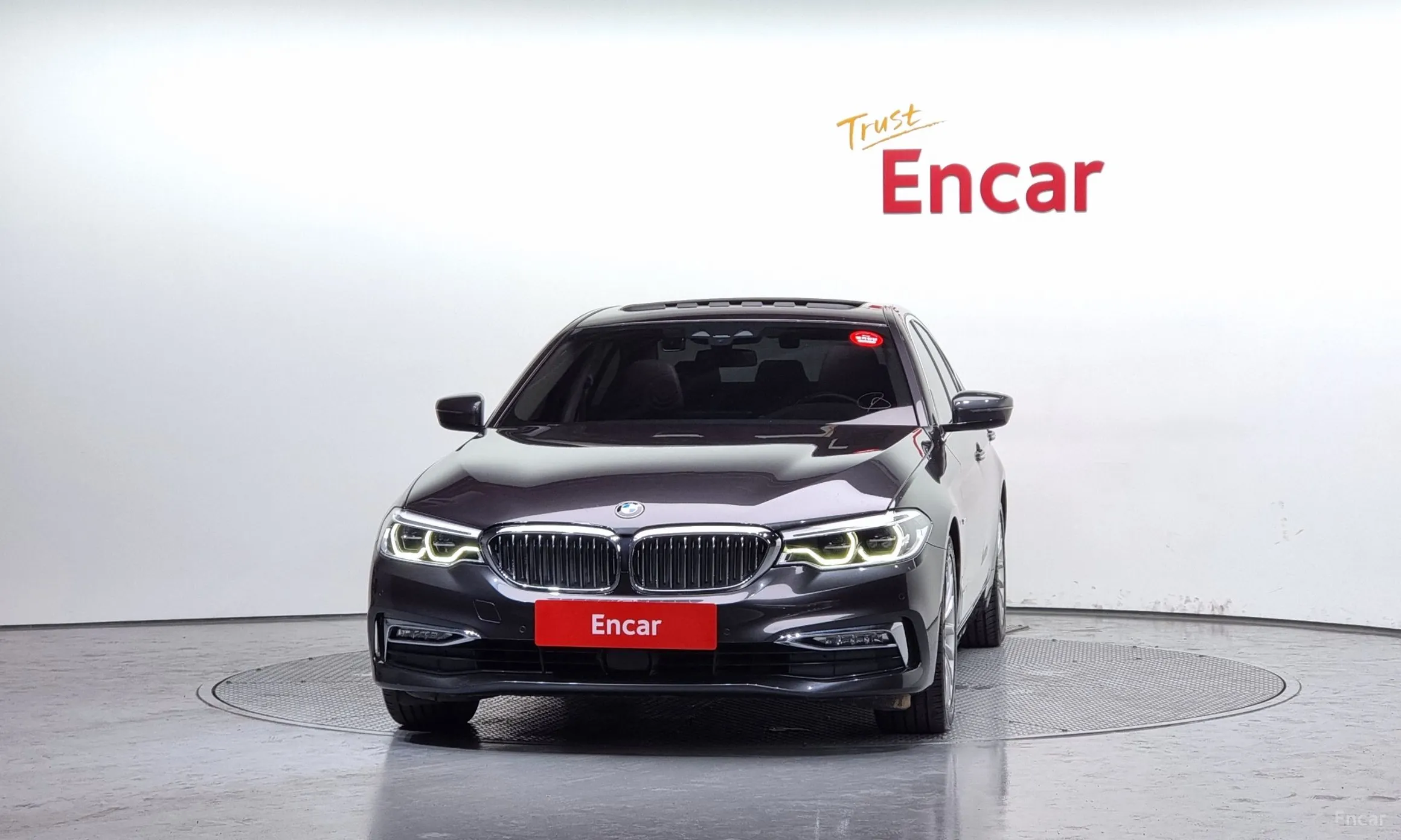 BMW 5 Series (G30) превью 2