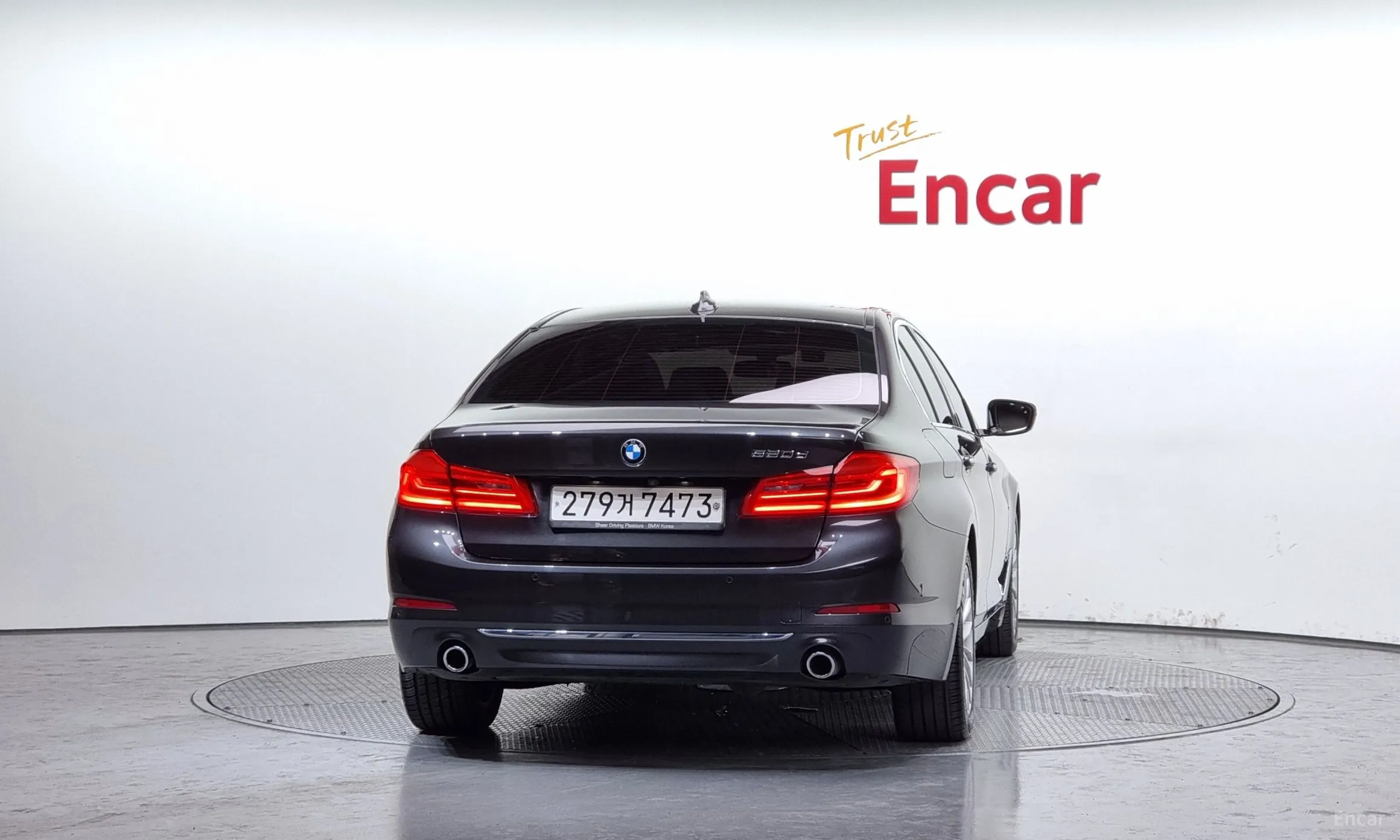 BMW 5 Series (G30) превью 3