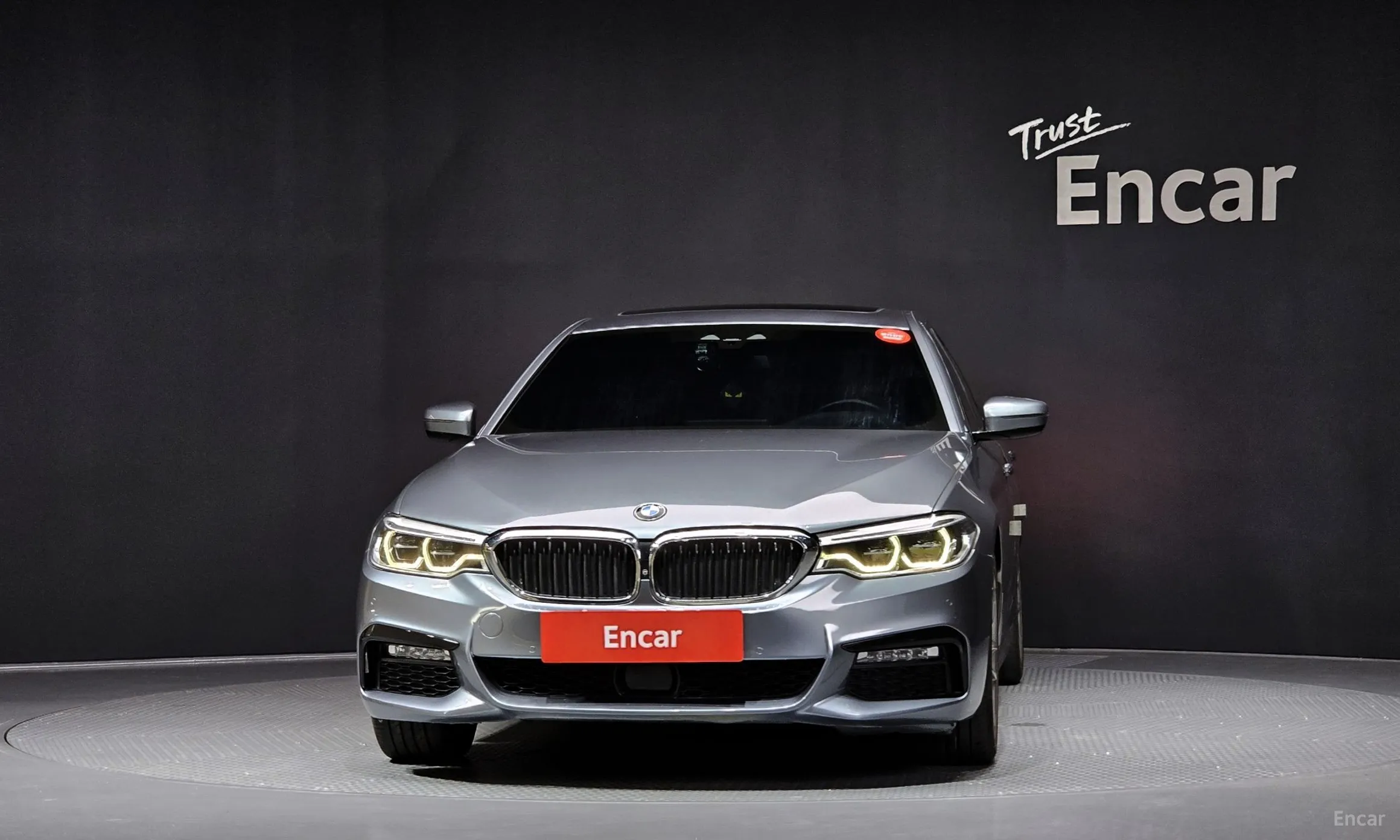 BMW 5 Series (G30) превью 2