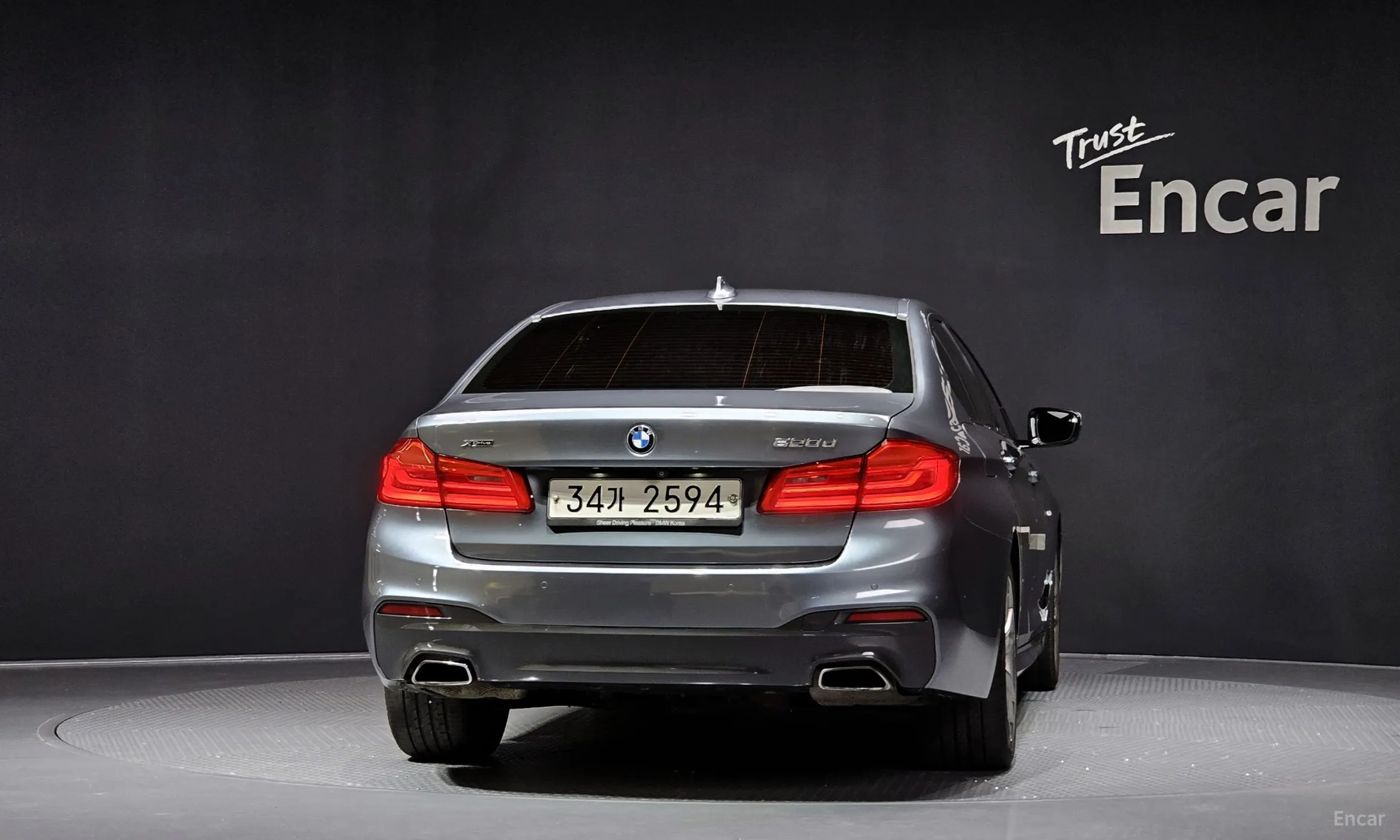 BMW 5 Series (G30) превью 3