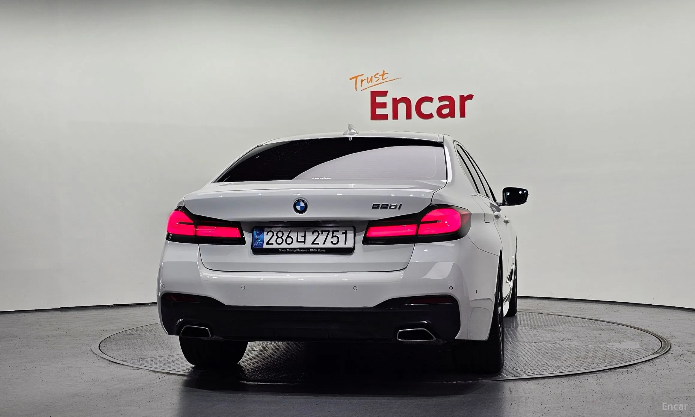 BMW 5 Series (G30) превью 3