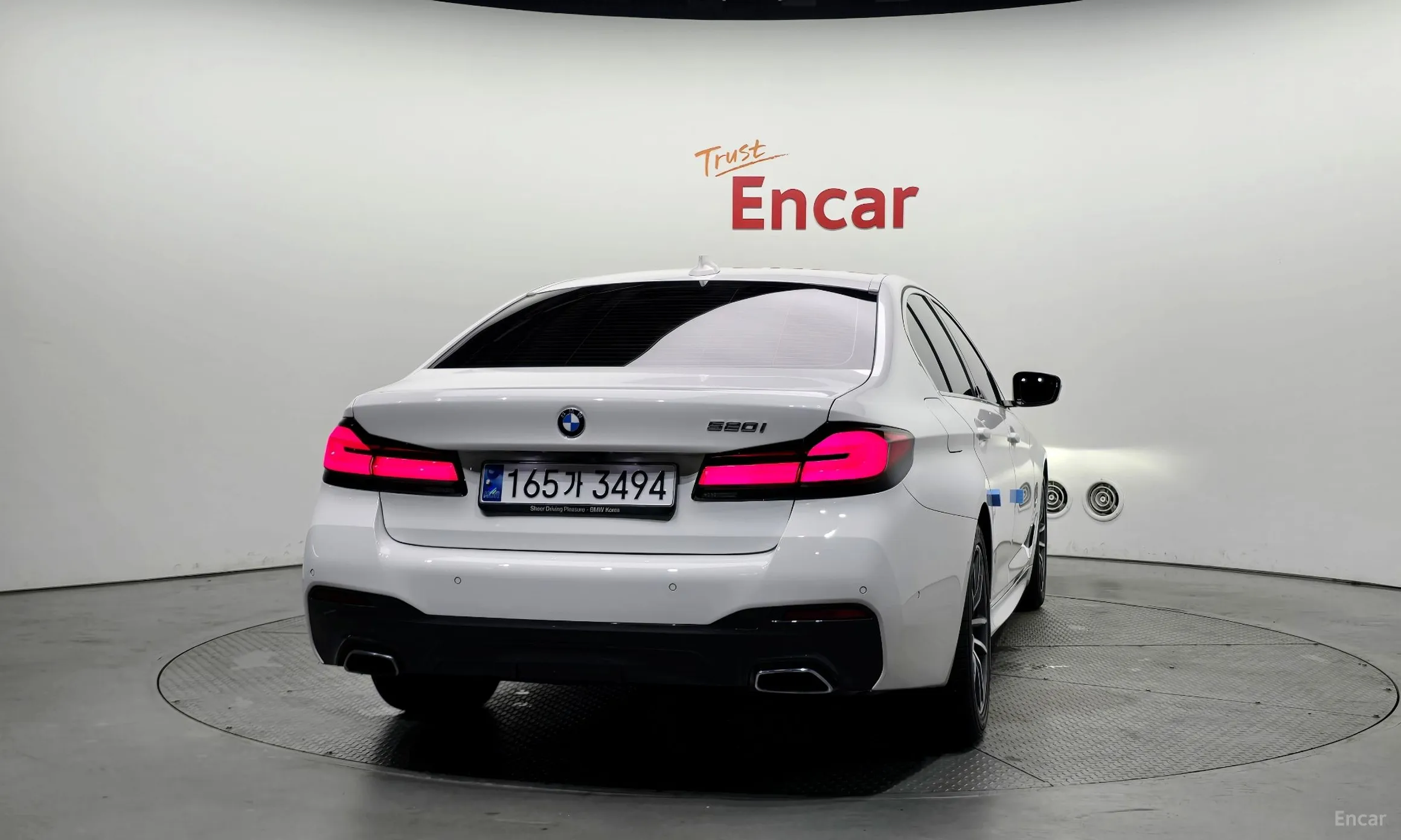 BMW 5 Series (G30) превью 3