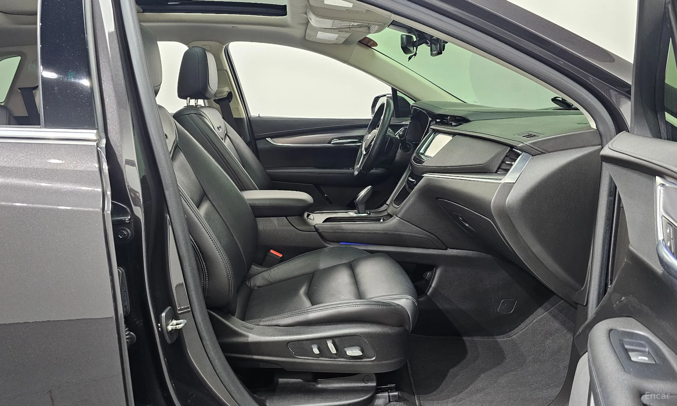Cadillac XT5 превью 10